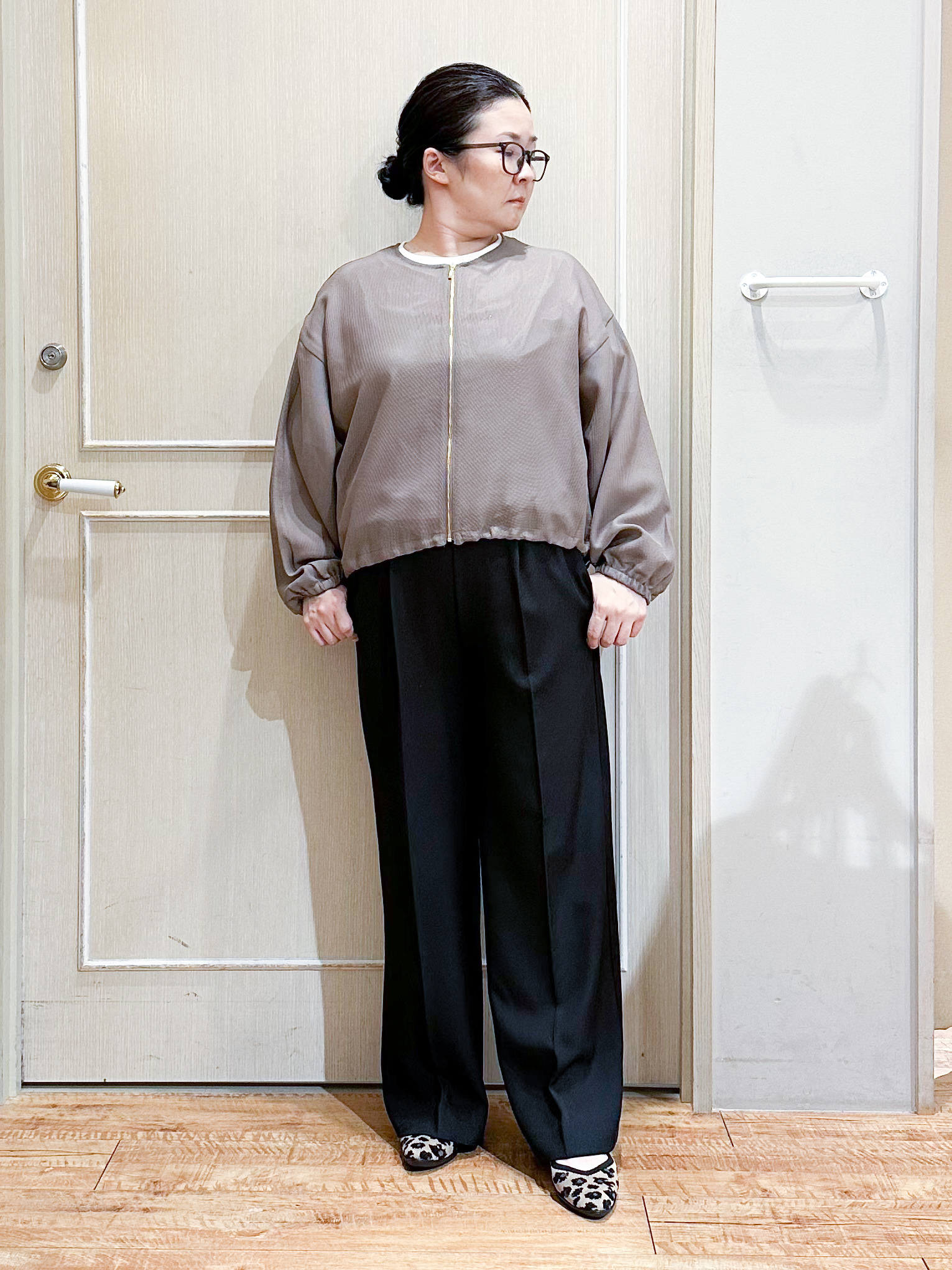 umeさんの「SHOO･LA･RUE｜【通気性〇/セットアップ可/洗濯機可】メッシュドルマン ジップブルゾン」を使ったコーディネート