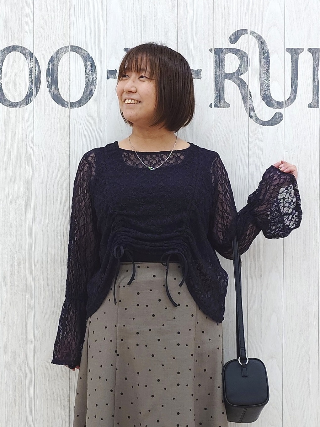 とろろさんの「SHOO･LA･RUE｜レースで華やかに映える 旬な透け感の レースシャーリングトップス」を使ったコーディネート