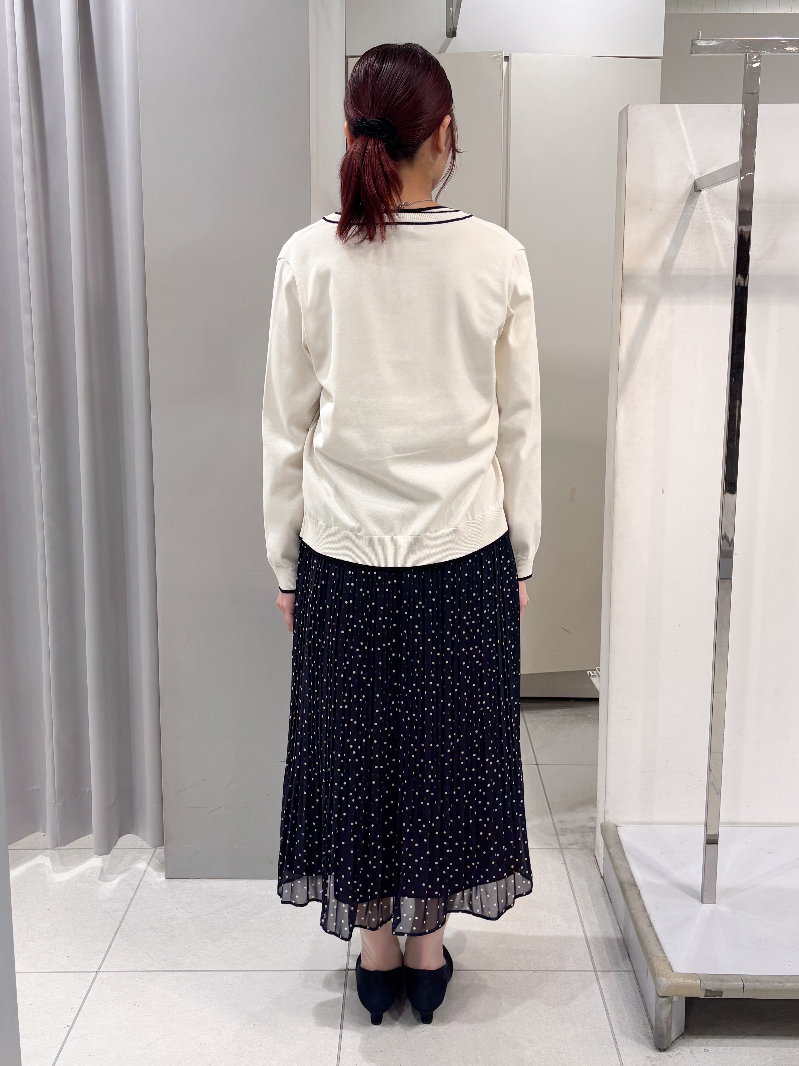 yuiさんの「Reflect｜【UVカット／アンサンブル／手洗い可】バイカラーニットプルオーバー」を使ったコーディネート