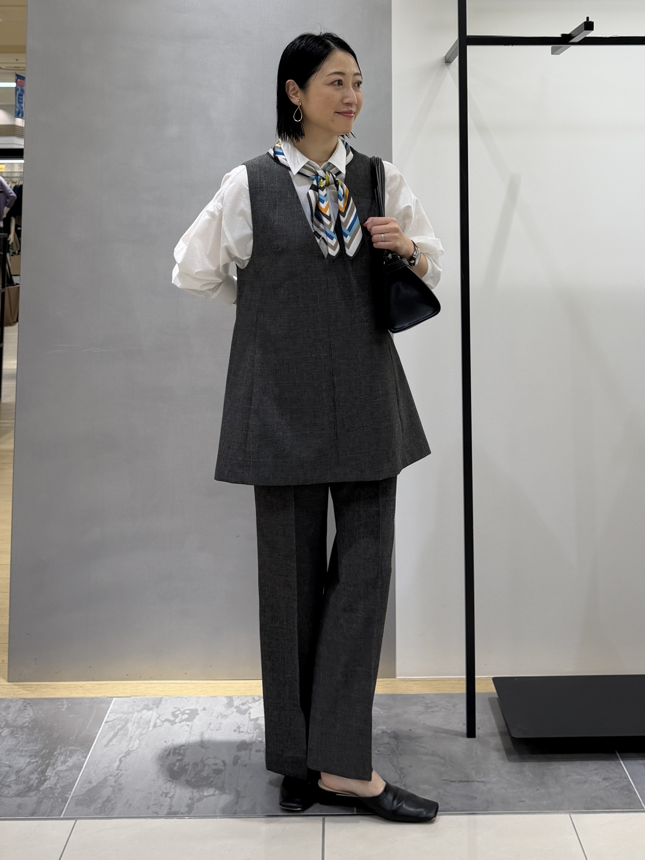 shihoさんの「INDIVI｜【UVケア／接触冷感】リネン風チュニックベスト」を使ったコーディネート