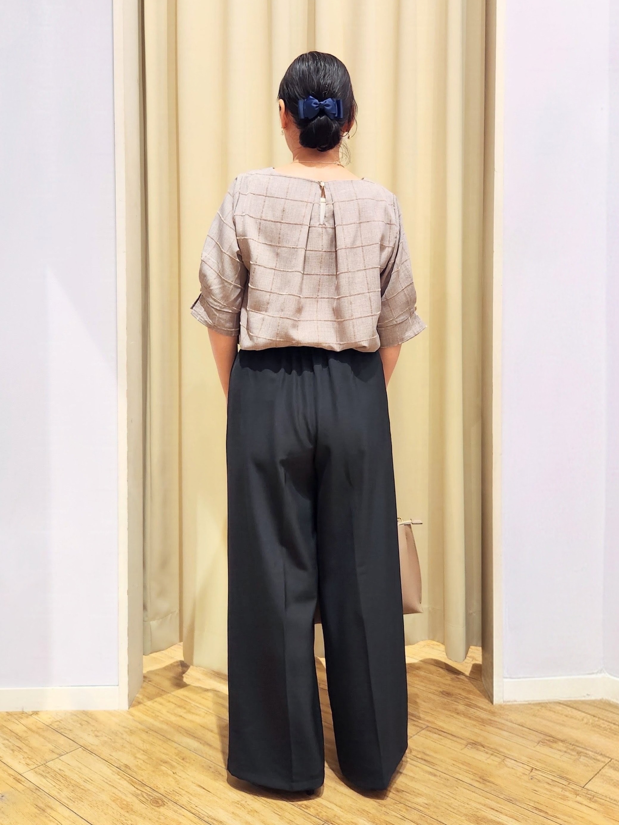 くまさんの「SHOO･LA･RUE｜【セットアップ可/S-LL】1枚で秋気分 モールチェックタックスリーブ ブラウス」を使ったコーディネート