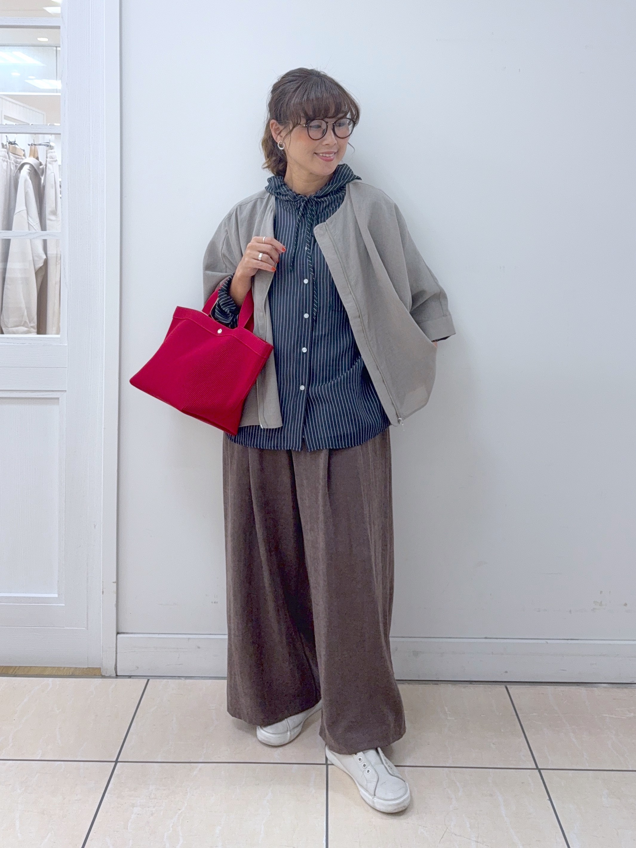 Osawaさんの「Dessin｜【秋羽織り/洗える】ドルマンスリーブ 6分袖シアーシャツブルゾン」を使ったコーディネート