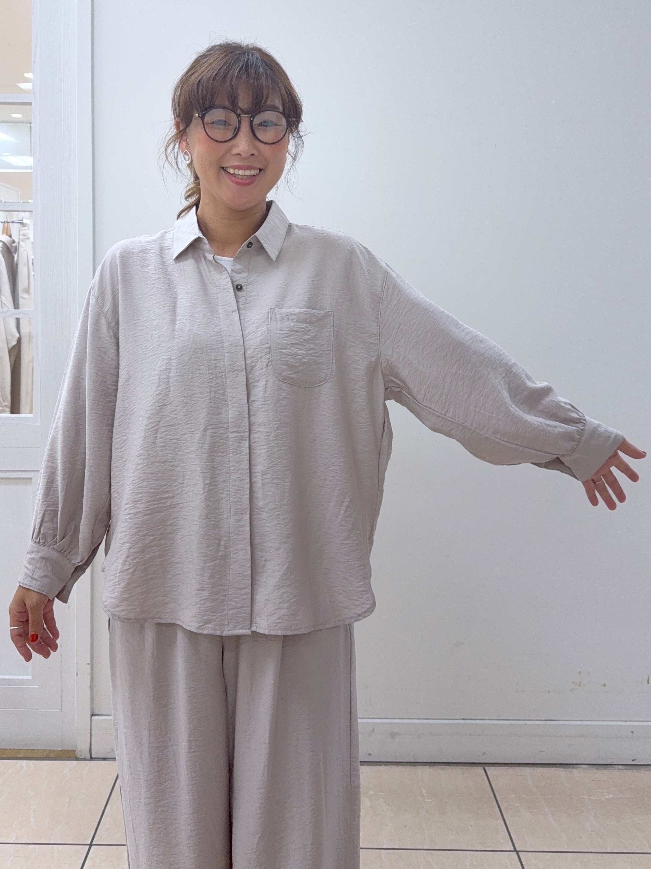 Osawaさんの「Dessin｜【2点セット】ヴィンテージサテンセットアップ」を使ったコーディネート