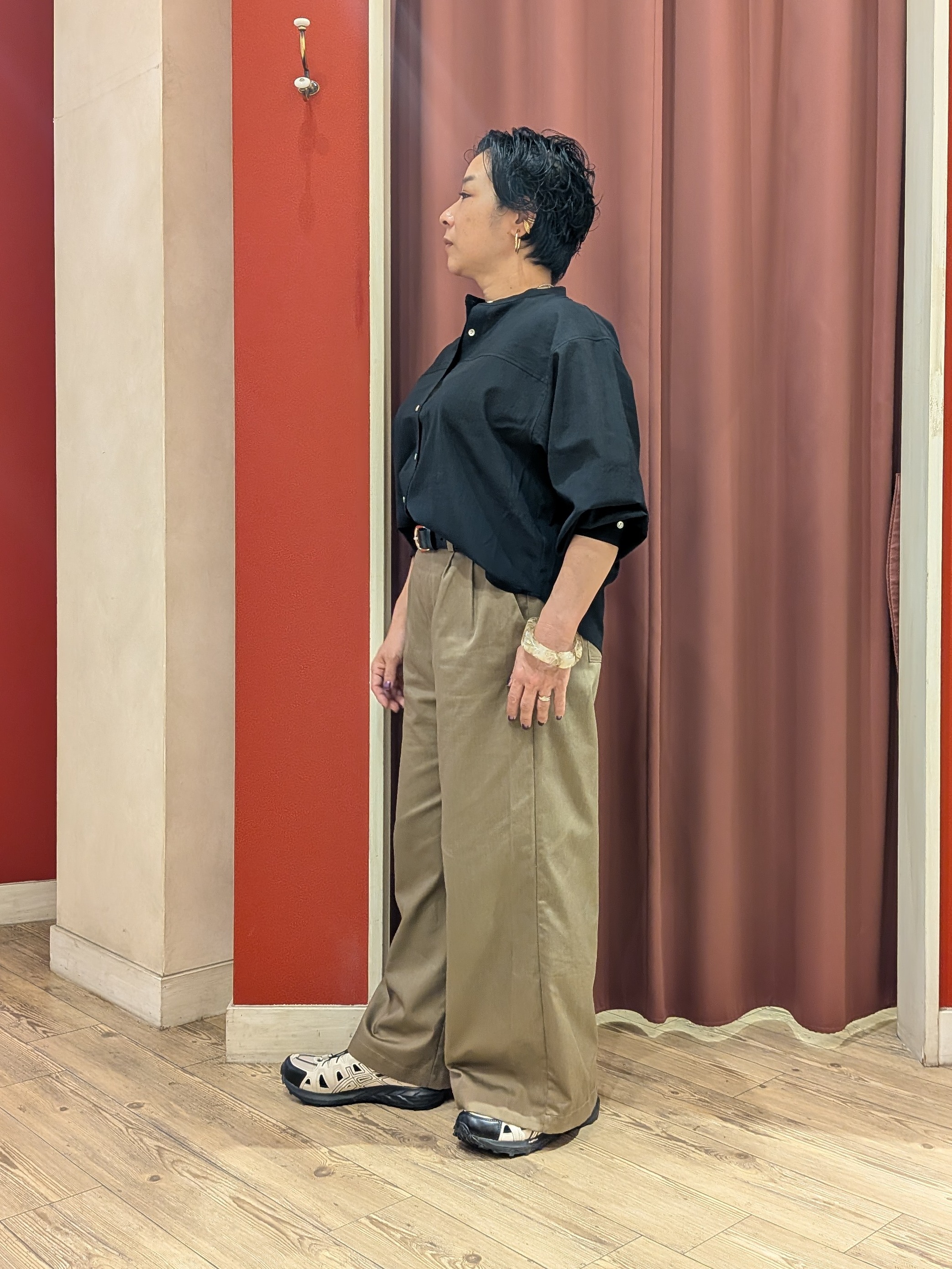 cameさんの「SHOO･LA･RUE｜【通気性〇/S-LL/洗濯機可】さらりと心地よい。ノーカラーシャツ」を使ったコーディネート