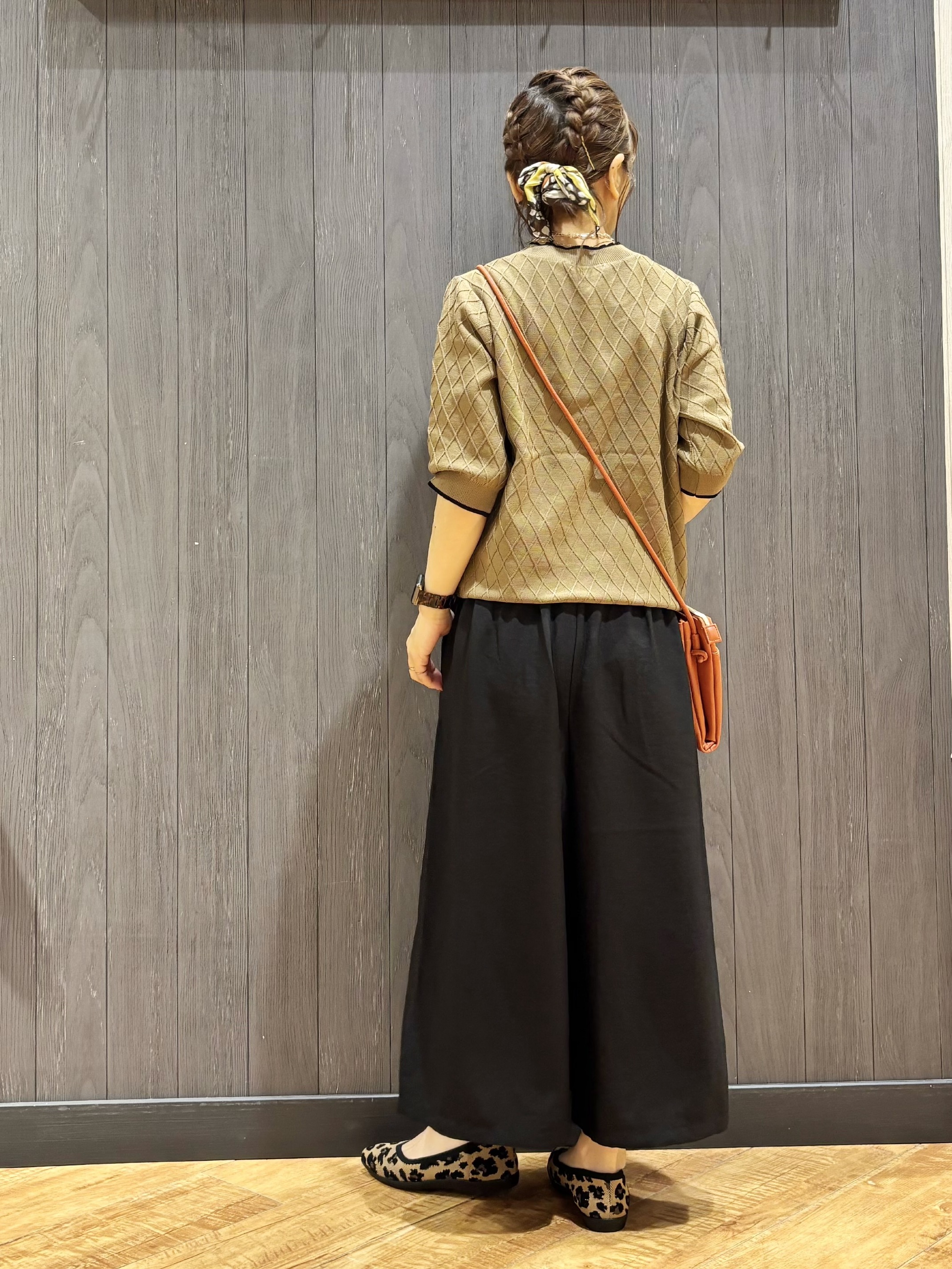 meiさんの「SHOO･LA･RUE｜【毛玉になりにくい/S-LL/洗濯機可】ダイヤ柄が上品 二の腕隠せる5分袖ニット」を使ったコーディネート