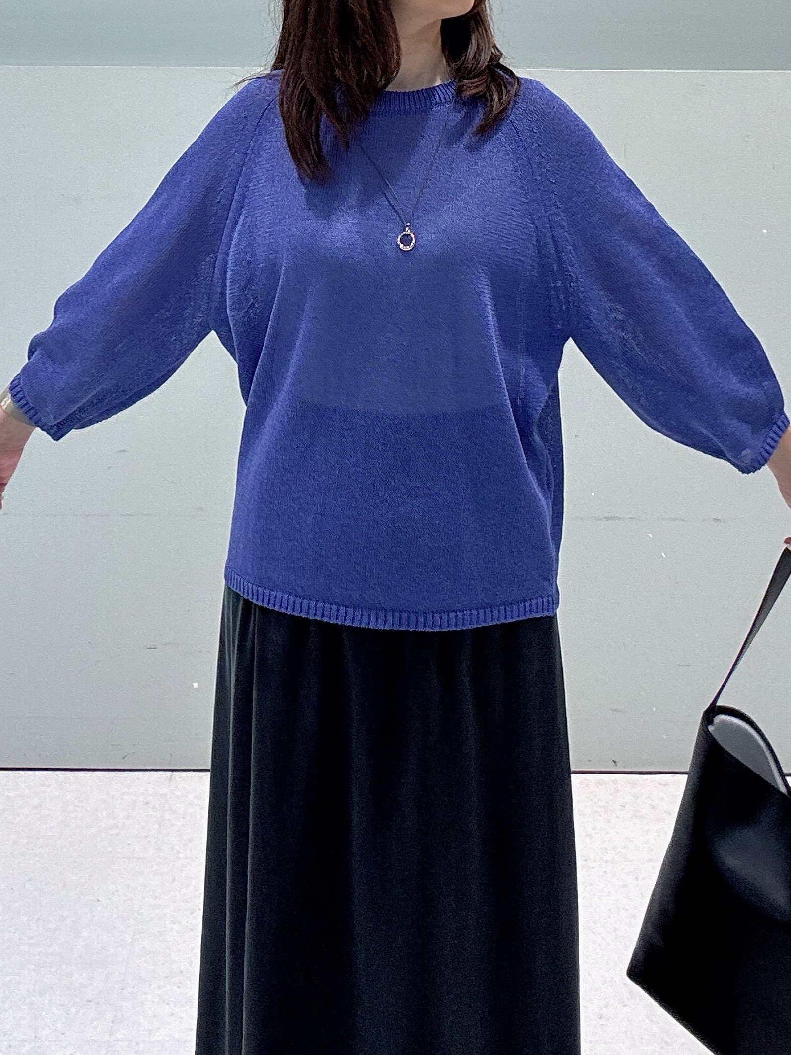 makiさんの「UNTITLED｜【洗える/ゆったり】クルーネックドライニット」を使ったコーディネート
