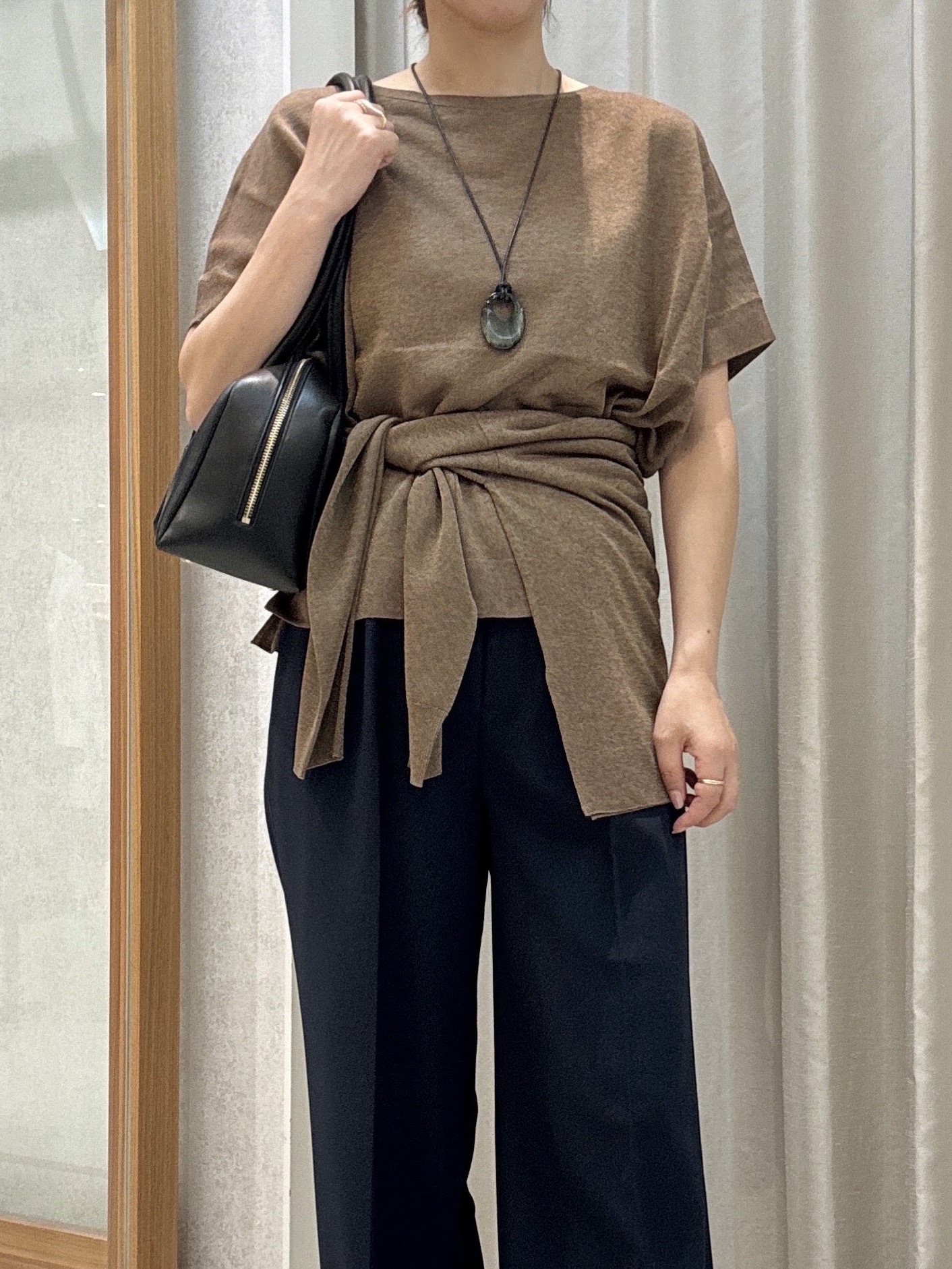 tomoさんの「UNTITLED｜【アンサンブル可/秋羽織り/シアー】前後2WAYカーディガン」を使ったコーディネート