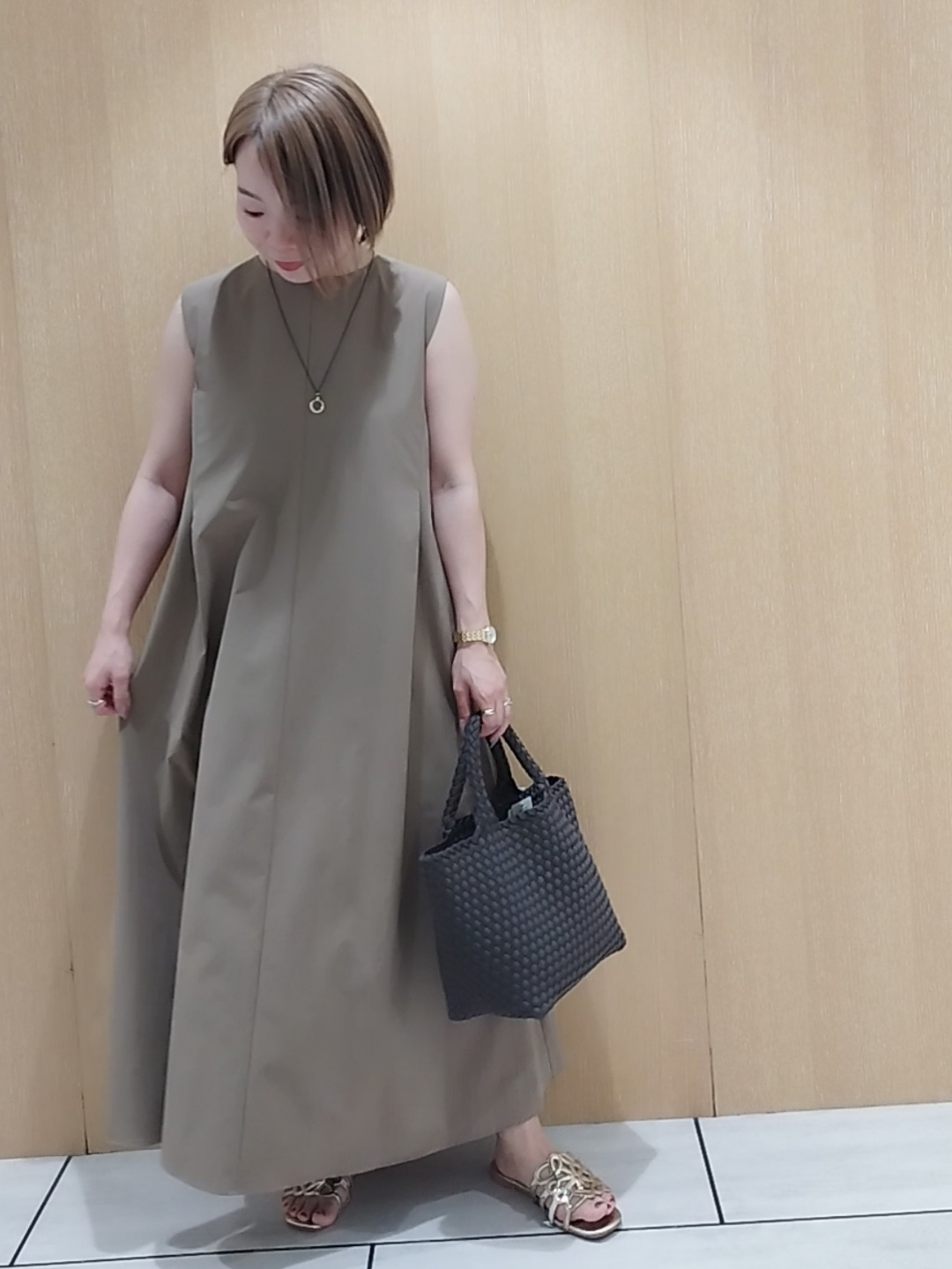 s u g iさんの「UNTITLED｜【残暑も快適/接触冷感/UVカット/吸水速乾】Aラインロングワンピース」を使ったコーディネート