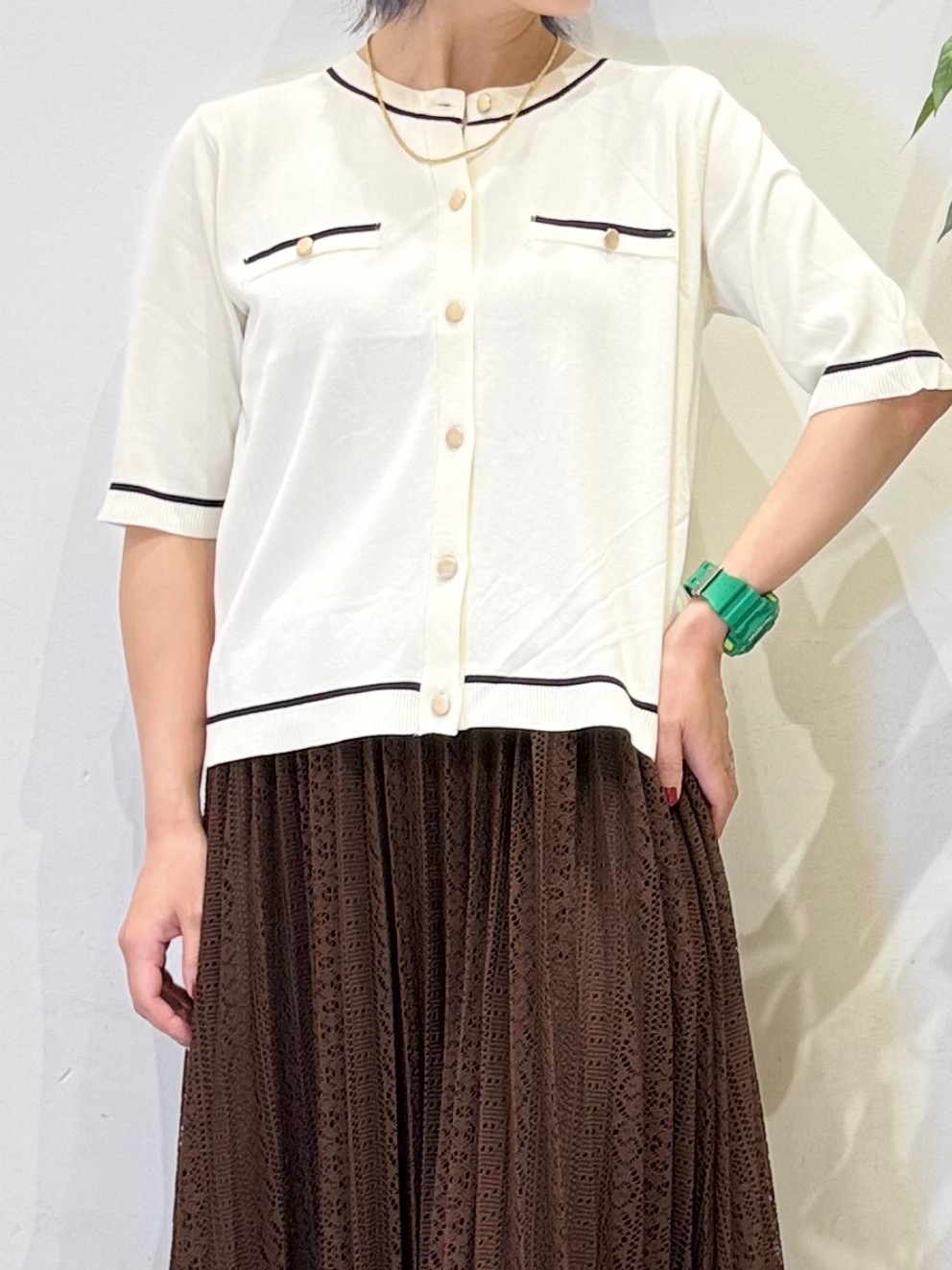 misakiさんの「SHOO･LA･RUE｜【UV/S-LL/洗濯機可】毛玉になりにくい 配色5分袖カーディガン」を使ったコーディネート