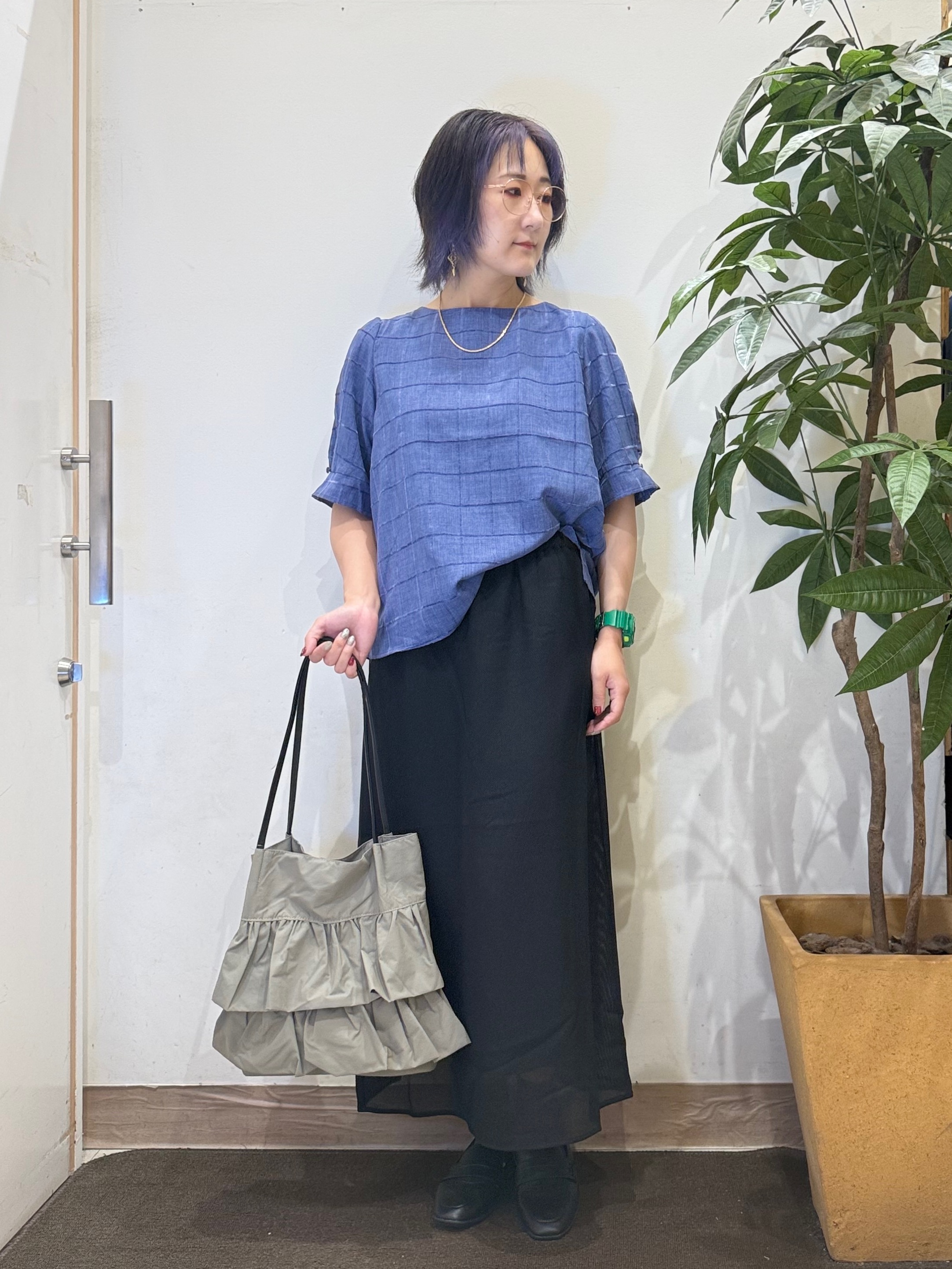misakiさんの「SHOO･LA･RUE｜【セットアップ可/S-LL】1枚で秋気分 モールチェックタックスリーブ ブラウス」を使ったコーディネート