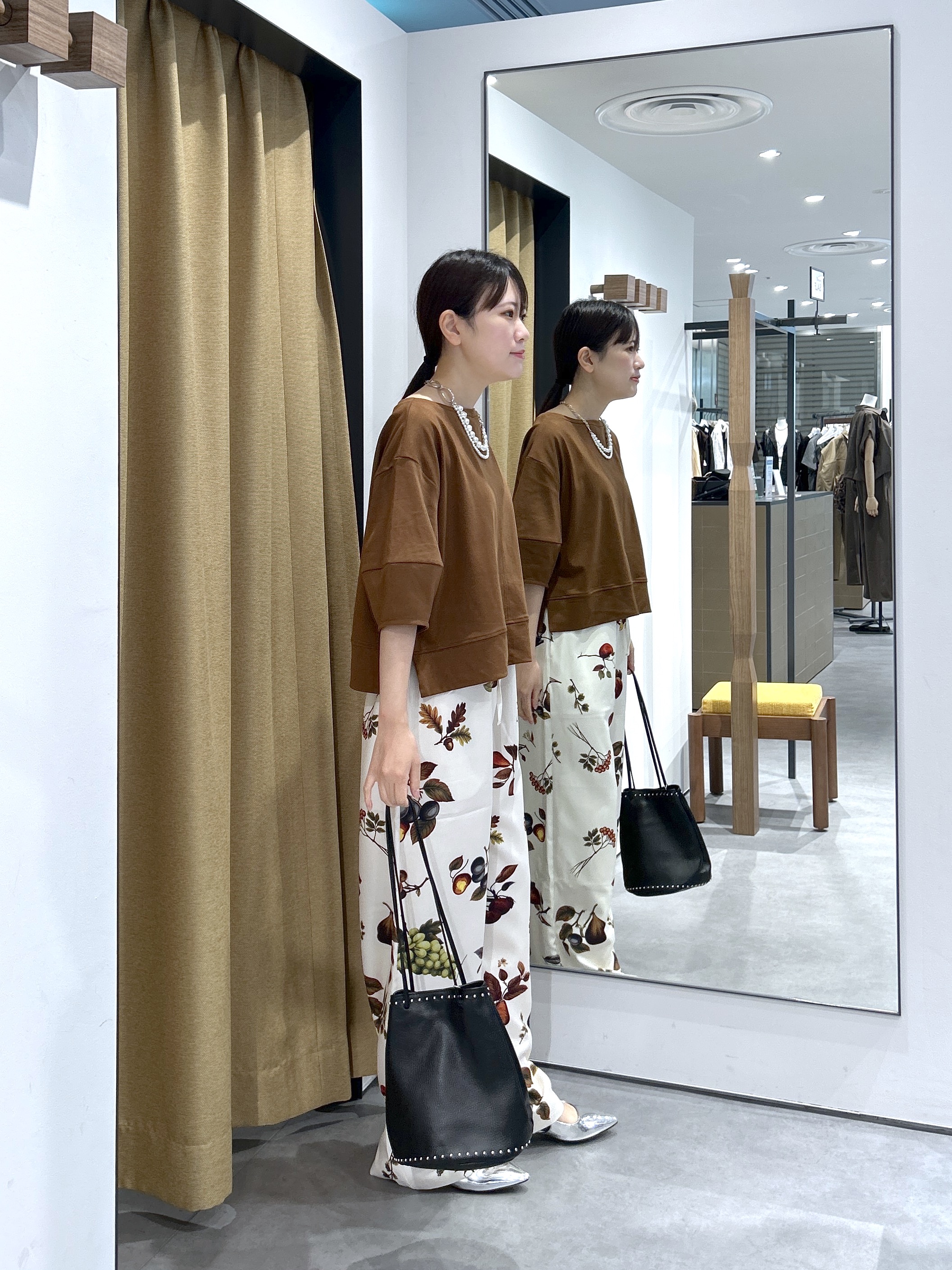 Renoさんの「INDIVI｜ハーフスリーブフォルムカットソー【接触冷感／新色追加】」を使ったコーディネート
