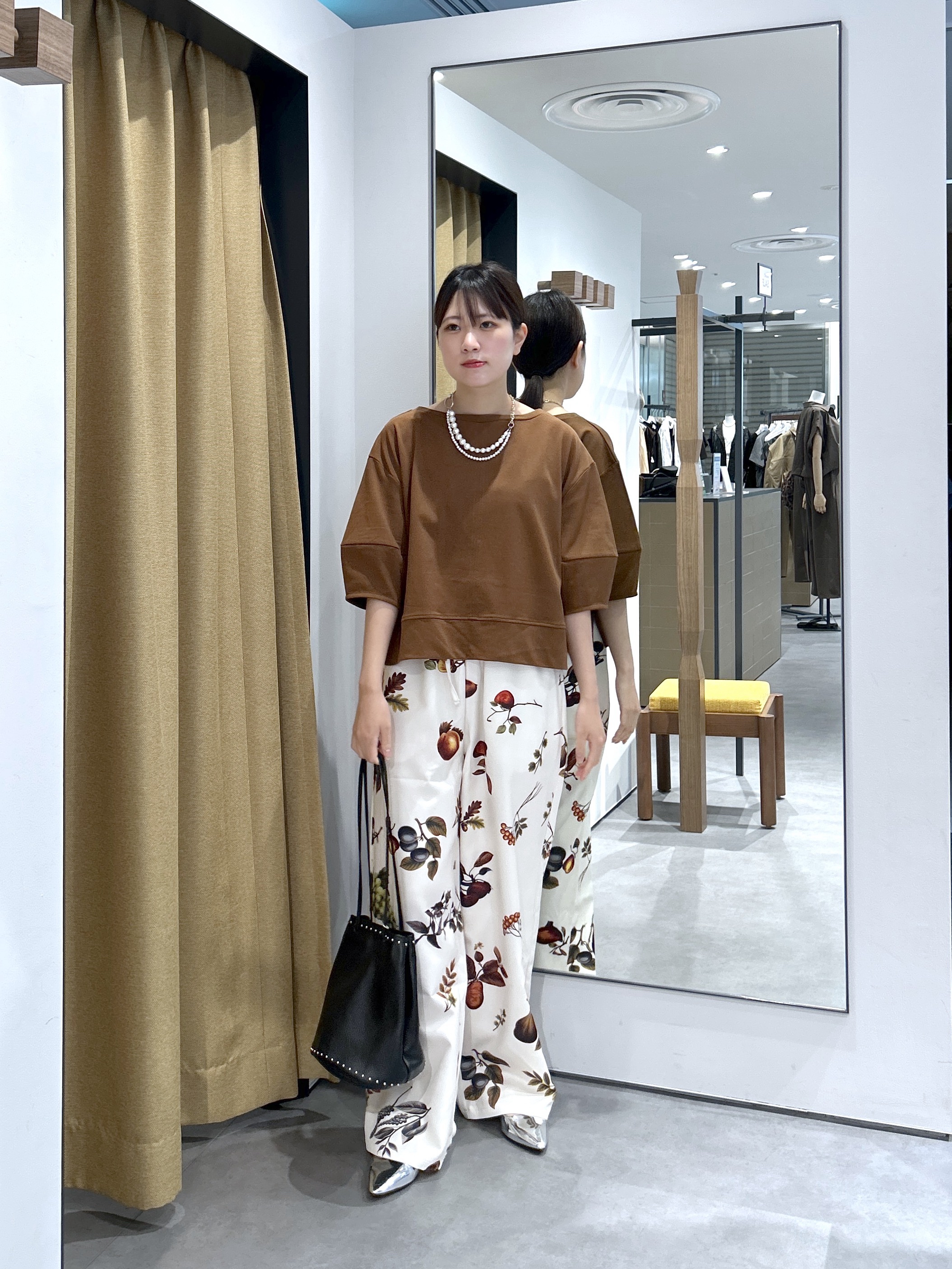 Renoさんの「INDIVI｜ハーフスリーブフォルムカットソー【接触冷感／新色追加】」を使ったコーディネート