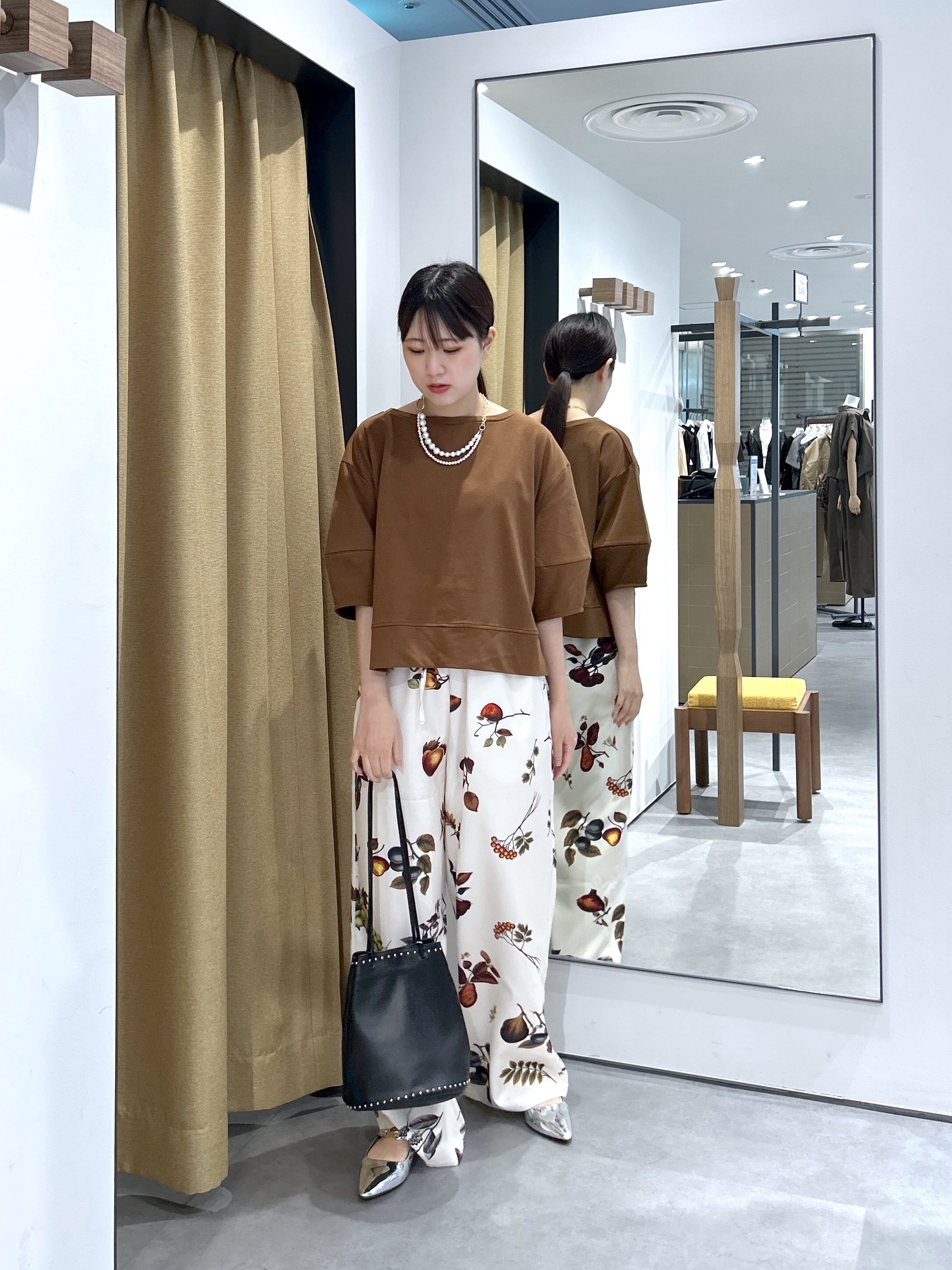 Renoさんの「INDIVI｜ハーフスリーブフォルムカットソー【接触冷感／新色追加】」を使ったコーディネート