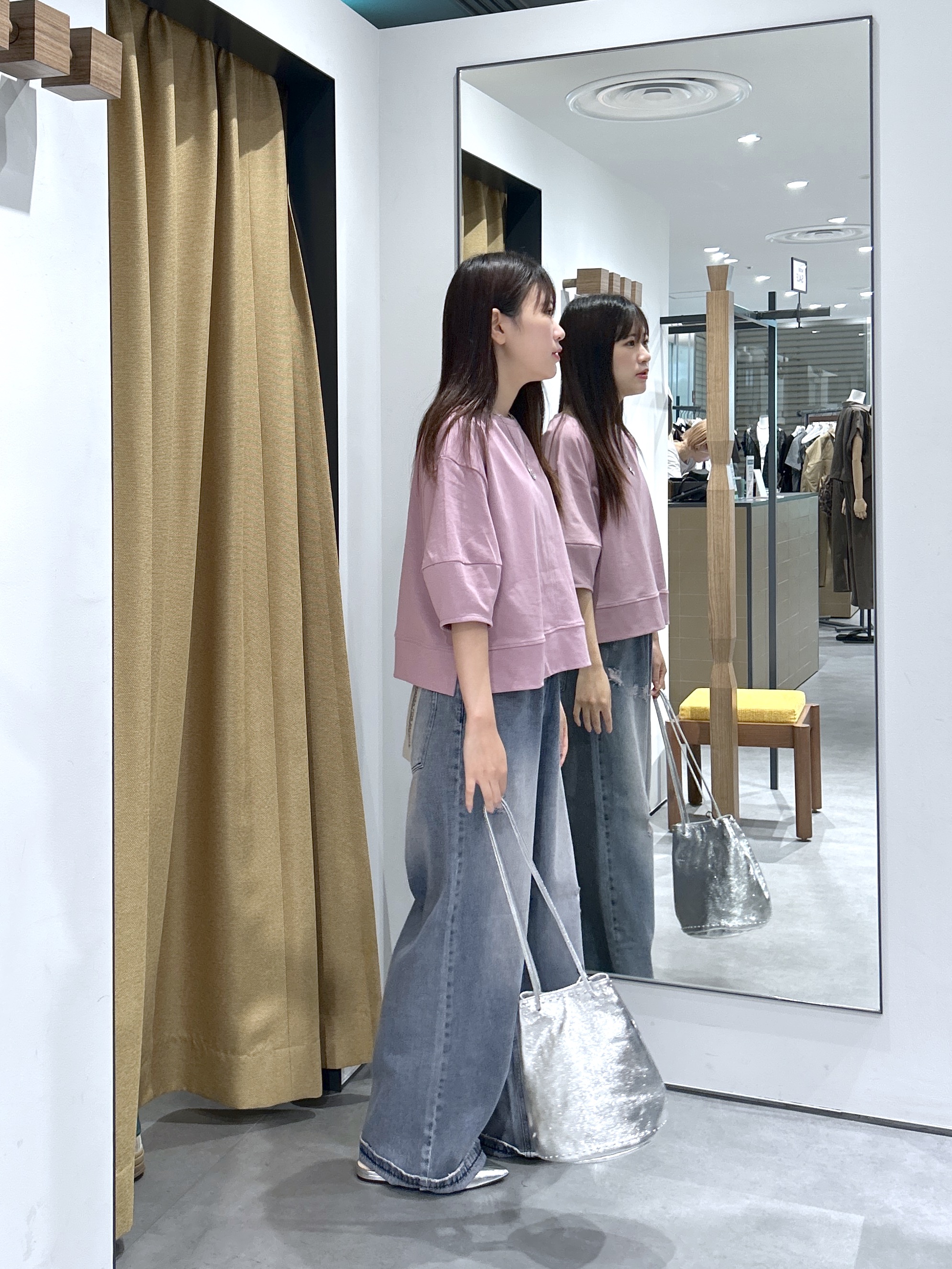 Renoさんの「INDIVI｜ハーフスリーブフォルムカットソー【接触冷感／新色追加】」を使ったコーディネート