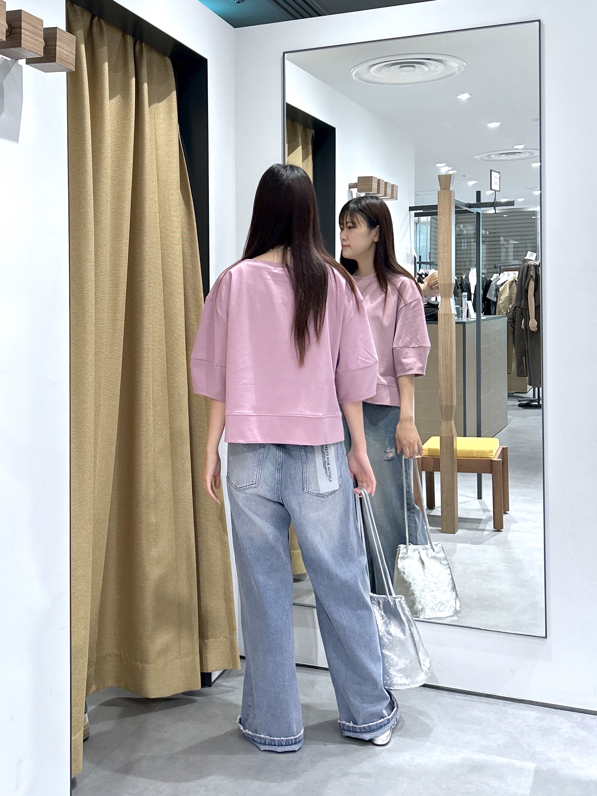 Renoさんの「INDIVI｜ハーフスリーブフォルムカットソー【接触冷感／新色追加】」を使ったコーディネート