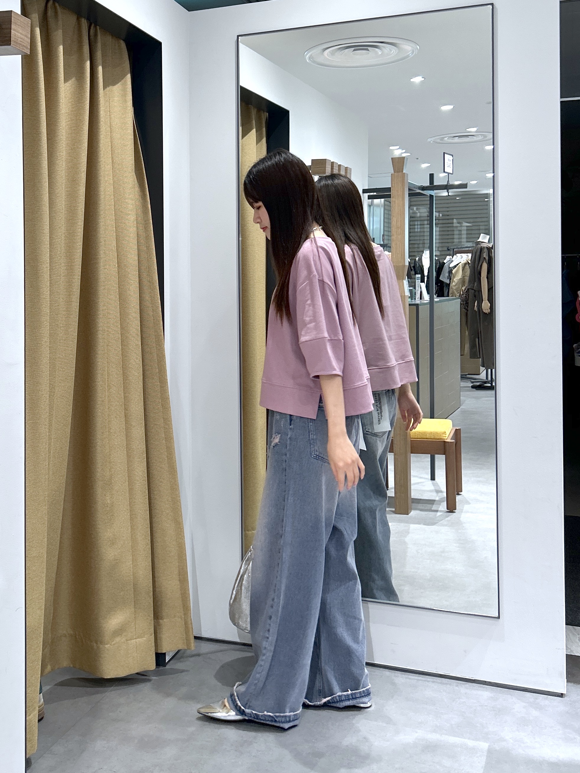 Renoさんの「INDIVI｜ハーフスリーブフォルムカットソー【接触冷感／新色追加】」を使ったコーディネート