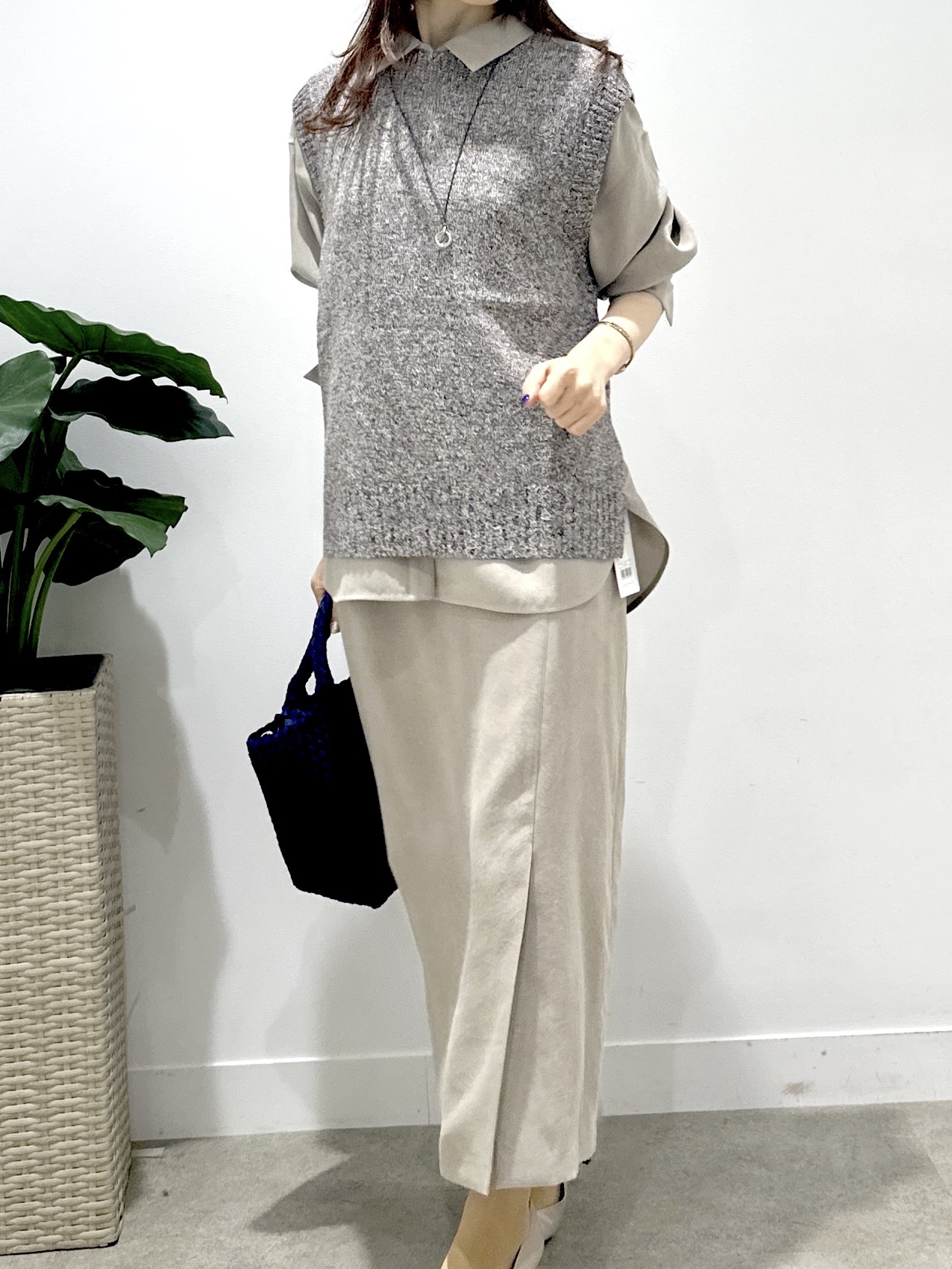 Miwaさんの「UNTITLED｜【5色展開/手洗い可】ローシルクウールニットベスト」を使ったコーディネート