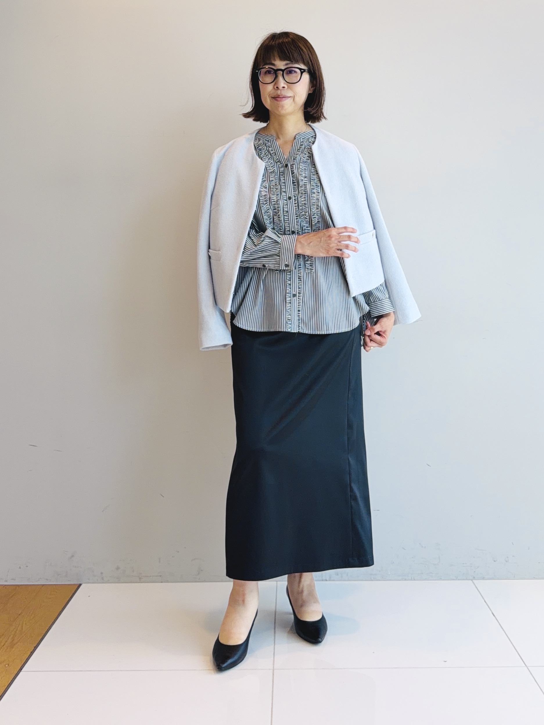 murayamaさんの「INDIVI｜【吸汗速乾／ストレッチ◎】サテン素材ナロースカート」を使ったコーディネート