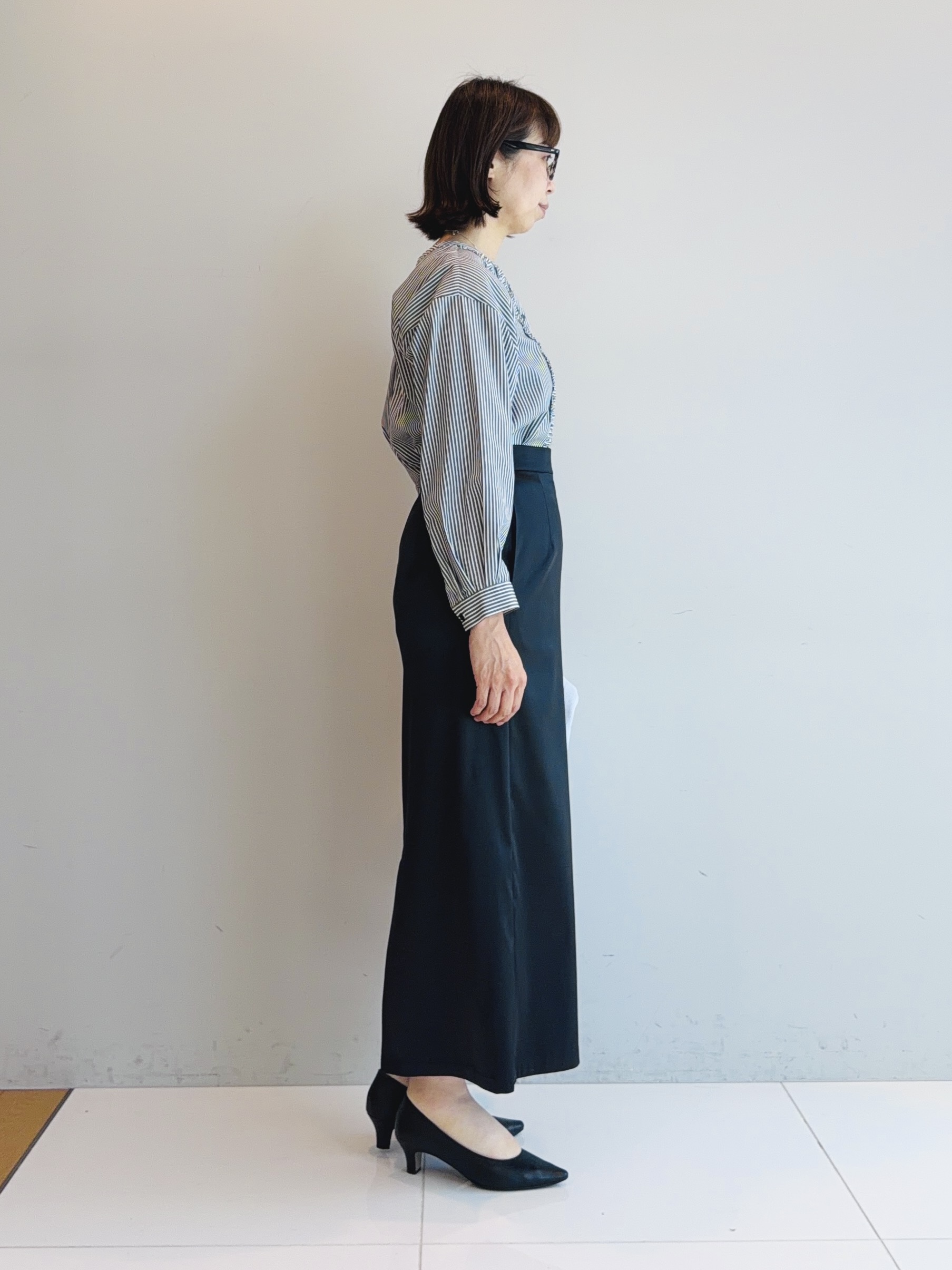 murayamaさんの「INDIVI｜【吸汗速乾／ストレッチ◎】サテン素材ナロースカート」を使ったコーディネート