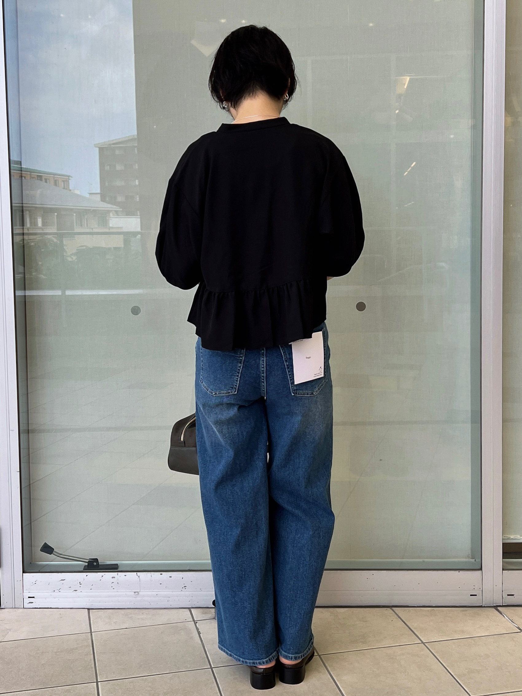 yo-koさんの「OPAQUE.CLIP｜フリルペプラムブラウス【UV／接触冷感／吸水速乾／防シワ／洗濯機OK】」を使ったコーディネート