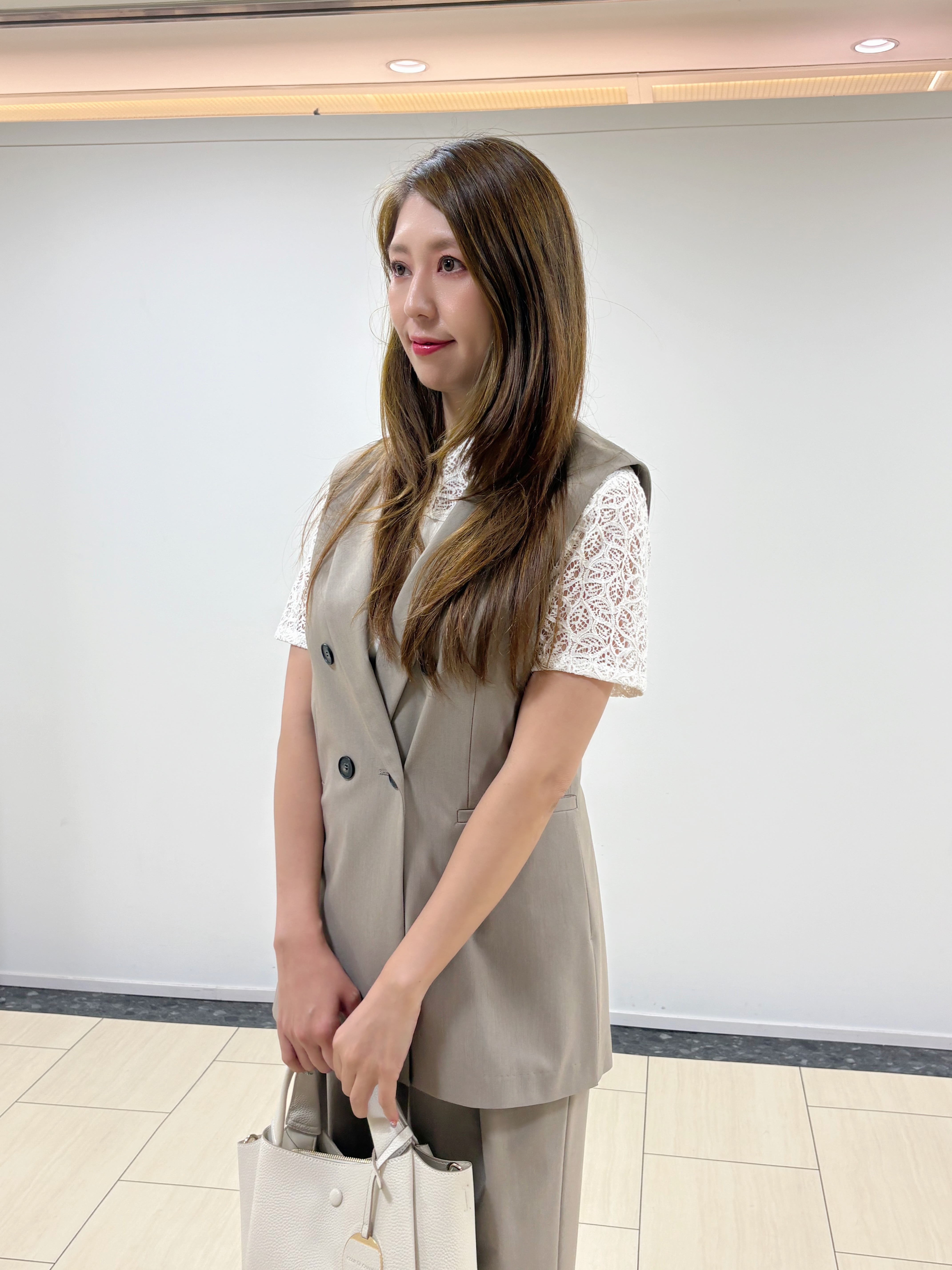 Annaさんの「COUP DE CHANCE｜【手洗い可／日本製】ラッセルレースプルオーバー」を使ったコーディネート