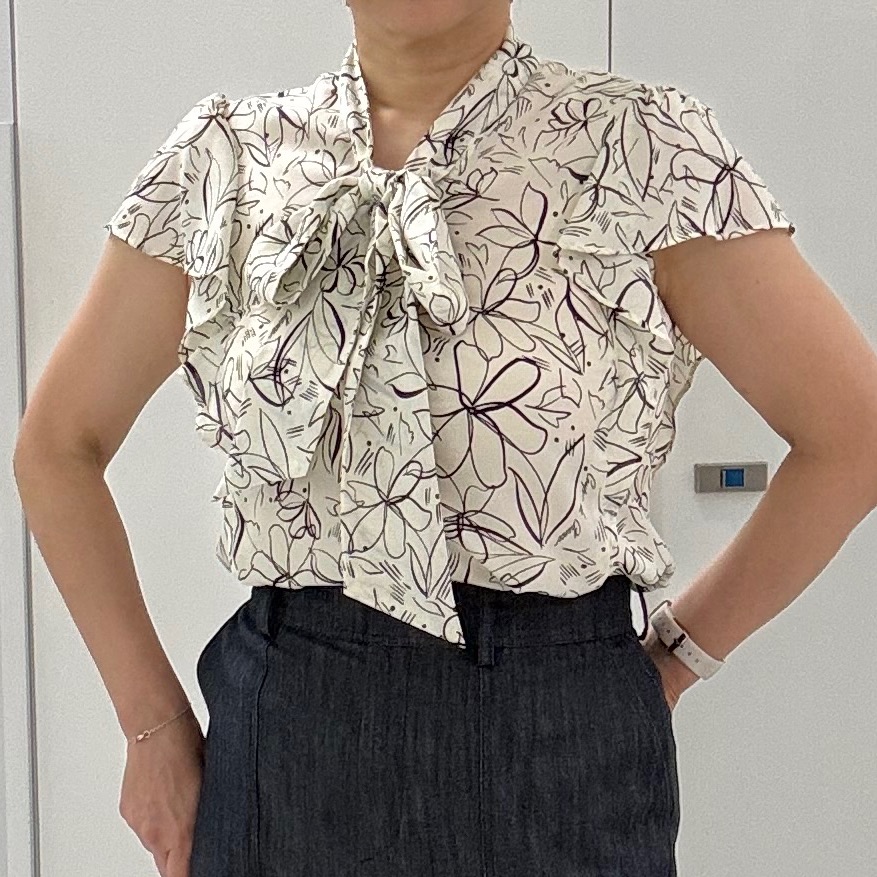 hIさんの「COUP DE CHANCE｜【手洗い可／日本製】フラワーリボンブラウス」を使ったコーディネート