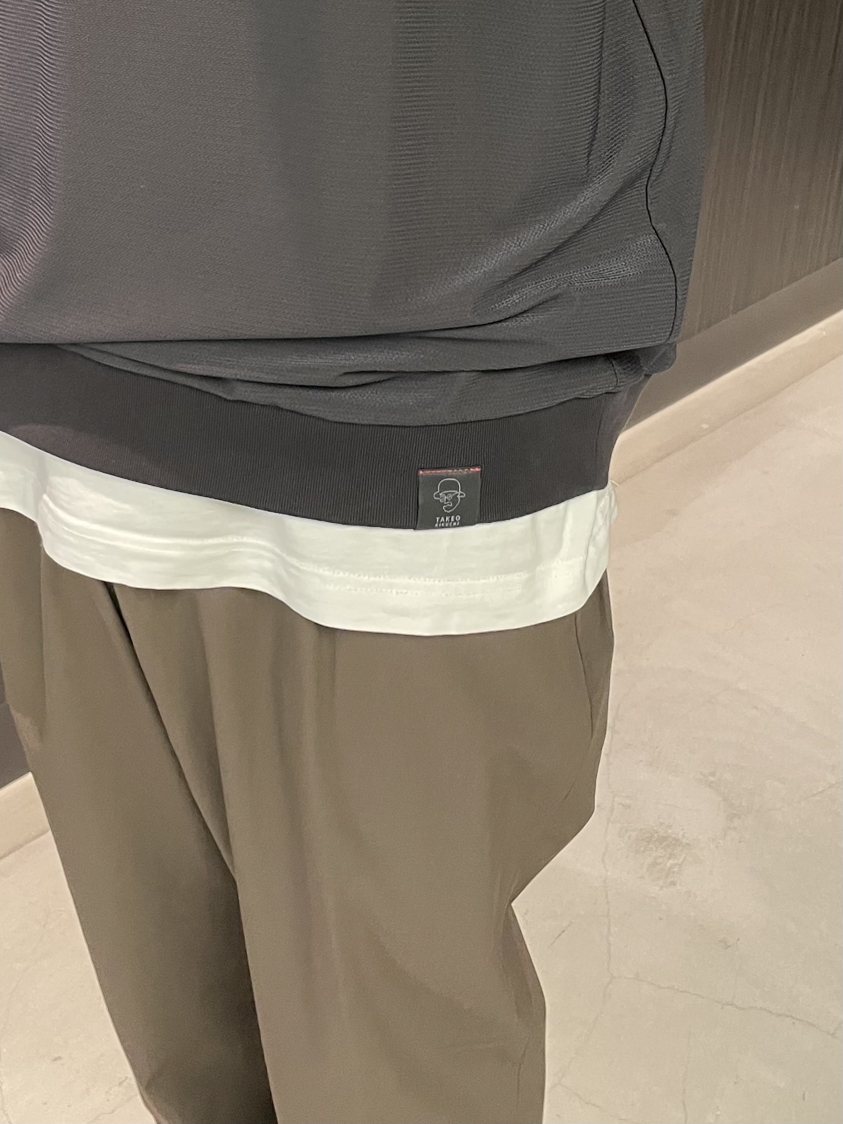 Okdさんの「TAKEO KIKUCHI｜【通気性】AIR TOOL LIGHT Ｔシャツ」を使ったコーディネート