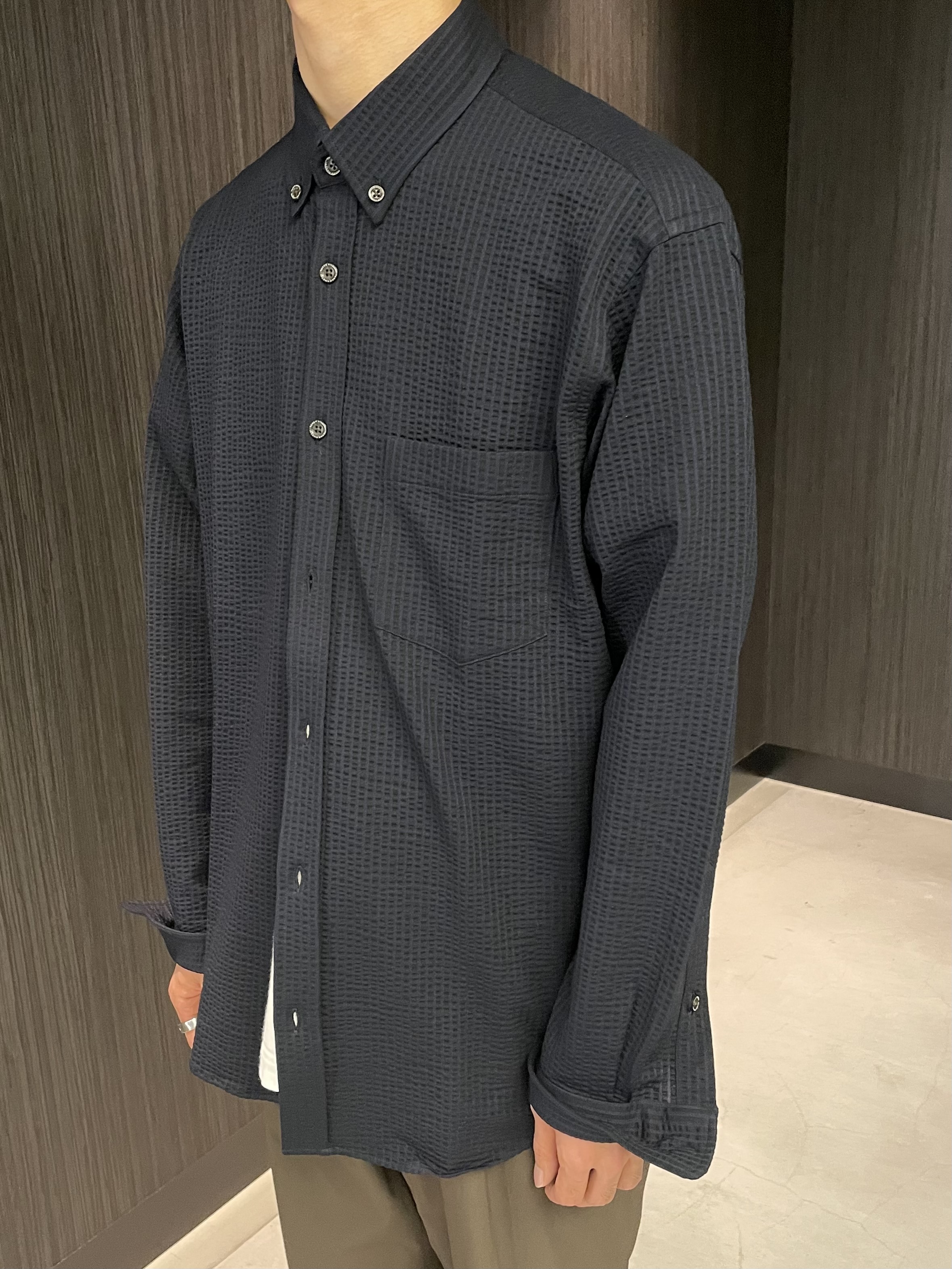 Okdさんの「TAKEO KIKUCHI｜【抗菌防臭/シーズンレス】シアサッカー ジャージシャツ」を使ったコーディネート