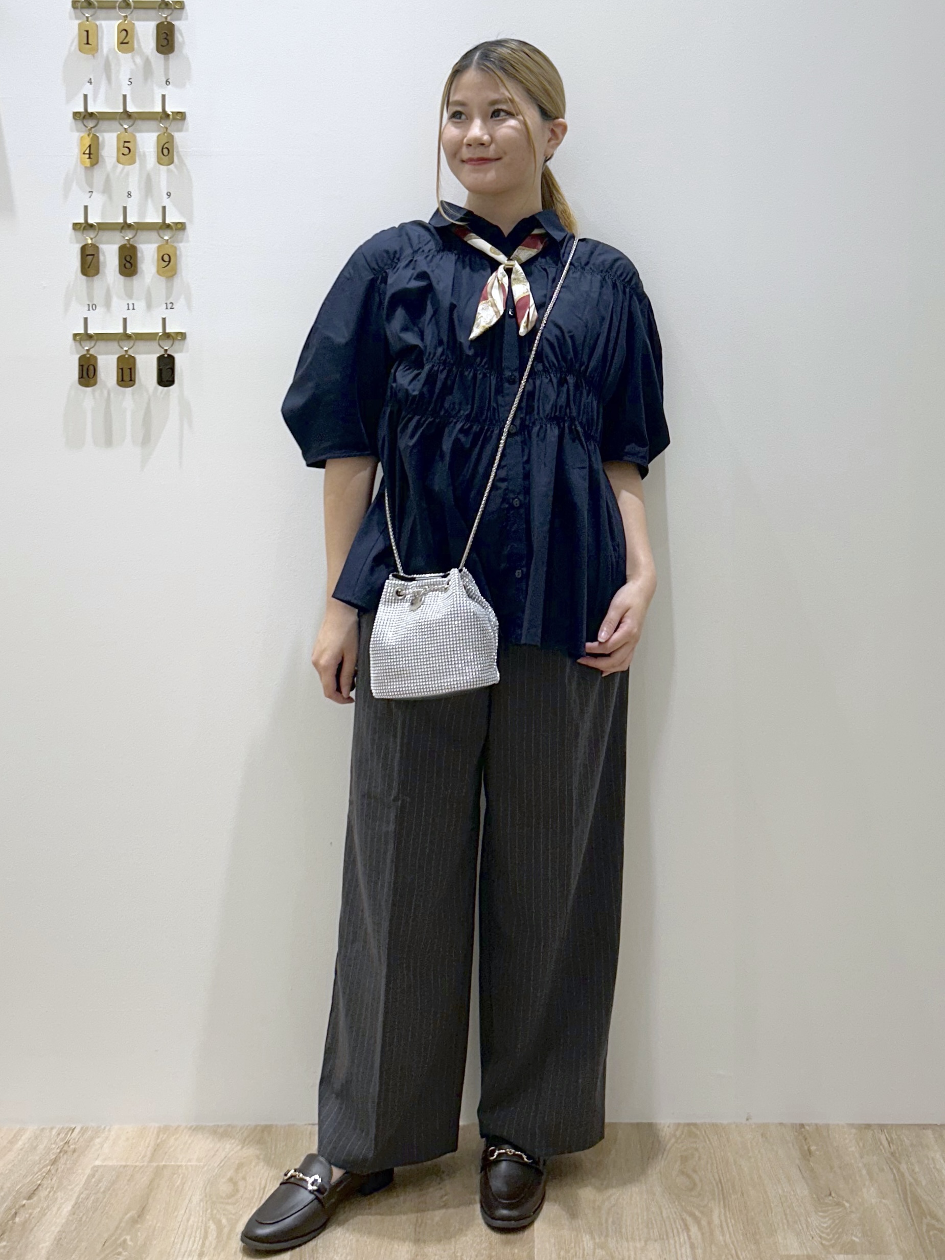 suzukaさんの「OPAQUE.CLIP｜シャーリングブラウス【洗濯機OK】」を使ったコーディネート