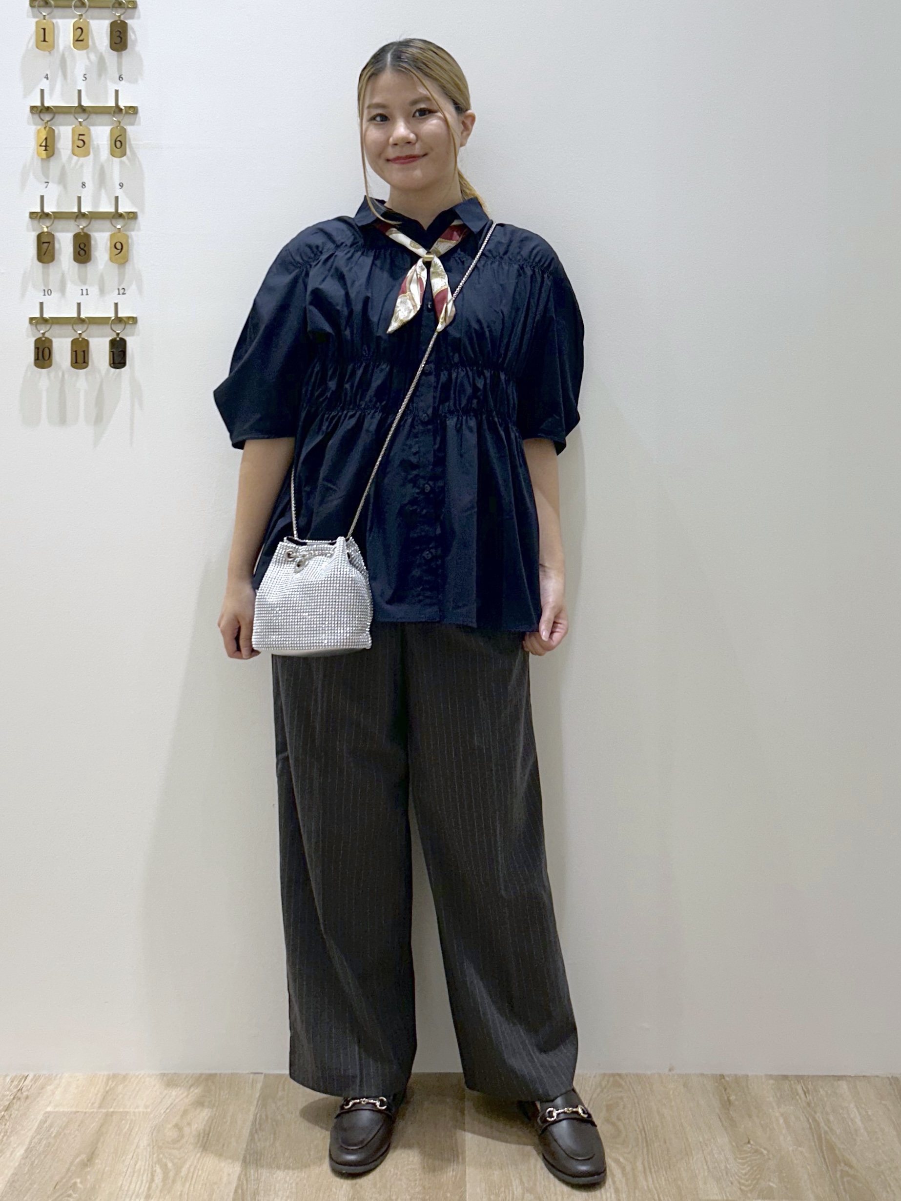 suzukaさんの「OPAQUE.CLIP｜シャーリングブラウス【洗濯機OK】」を使ったコーディネート