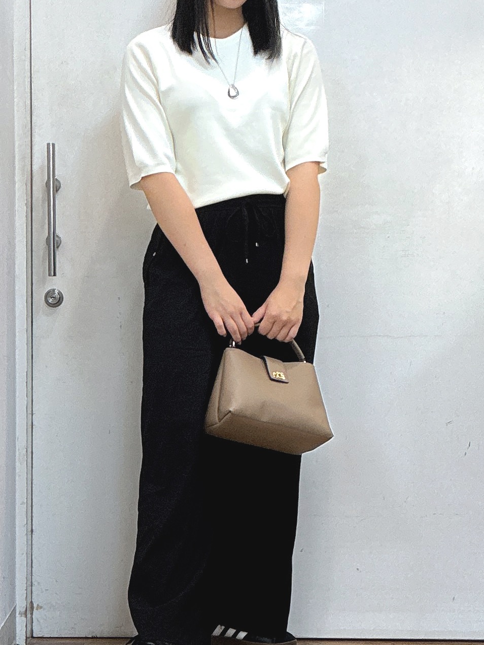 Karinさんの「SHOO･LA･RUE｜【ガンガン洗える/ひんやり/UV/毛玉になりにくい】二の腕見せない 5分袖ニット」を使ったコーディネート