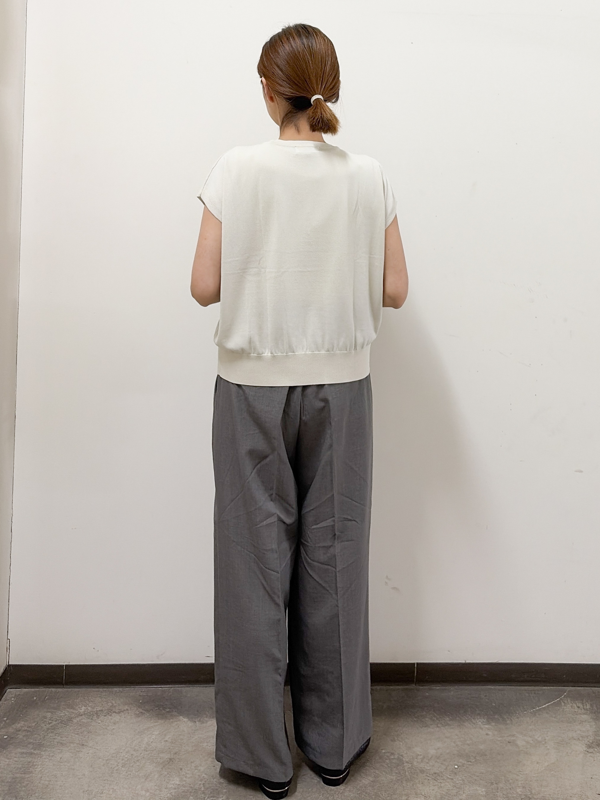 miさんの「index｜【UV】フリルフレンチスリーブニット《接触冷感／洗濯機OK》」を使ったコーディネート