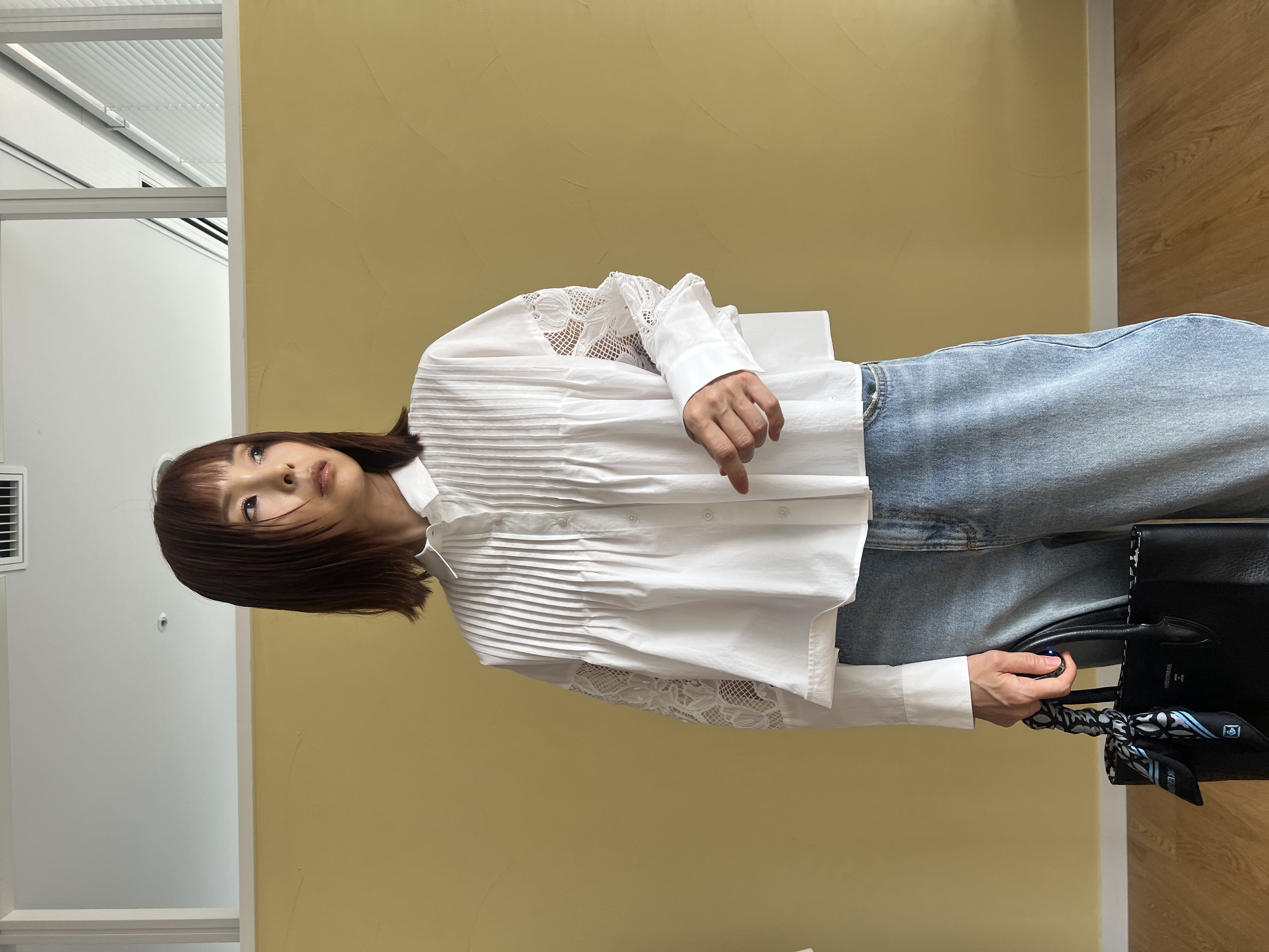 misaさんの「DRESSTERIOR｜【着映え】シアーレーススリーブ ピンタック クロップドシャツ」を使ったコーディネート