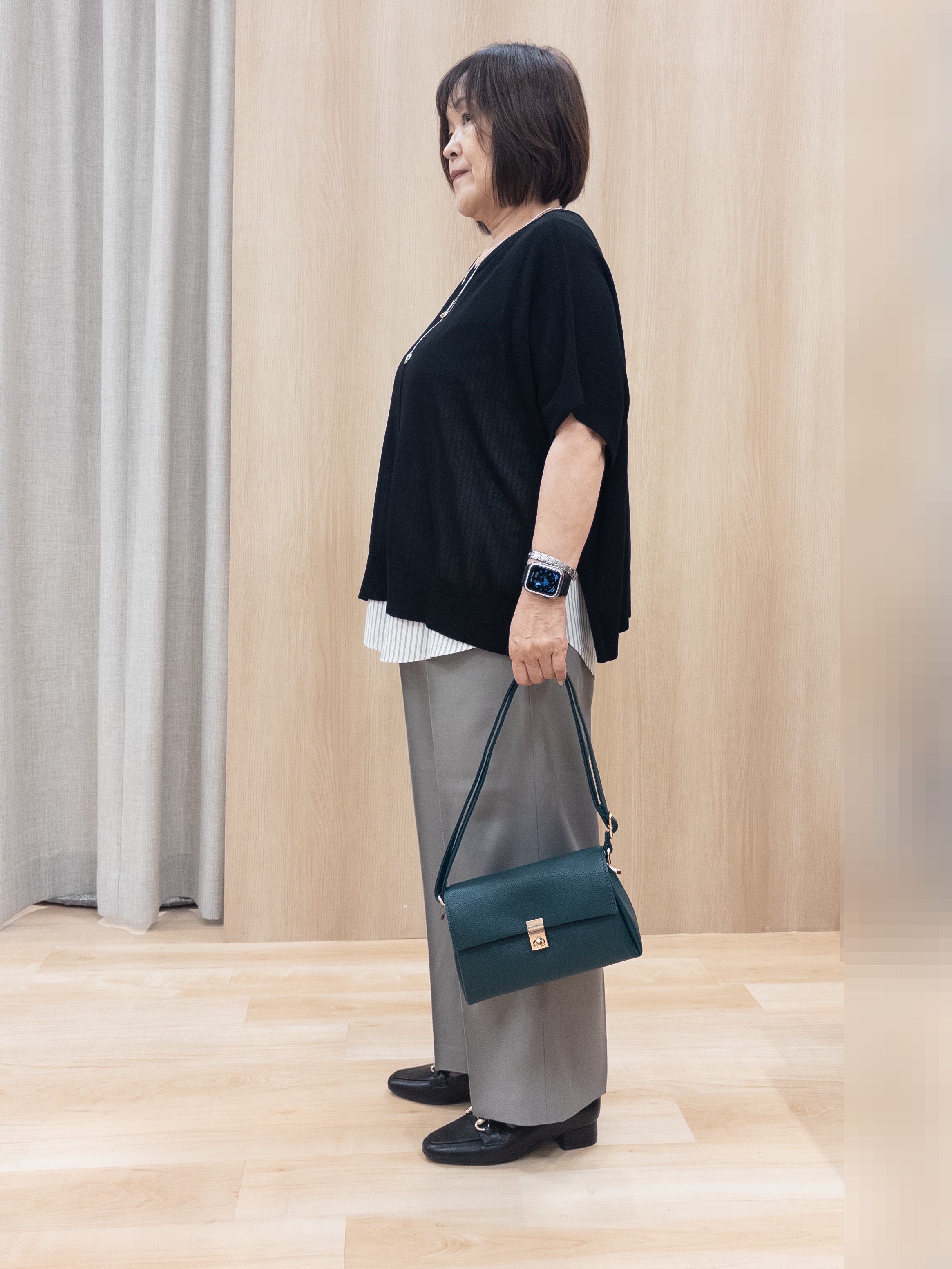 ゆみさんの「grove｜【洗濯機OK/シワになりにくい】1枚で華やぐ配色ボウタイブラウス」を使ったコーディネート