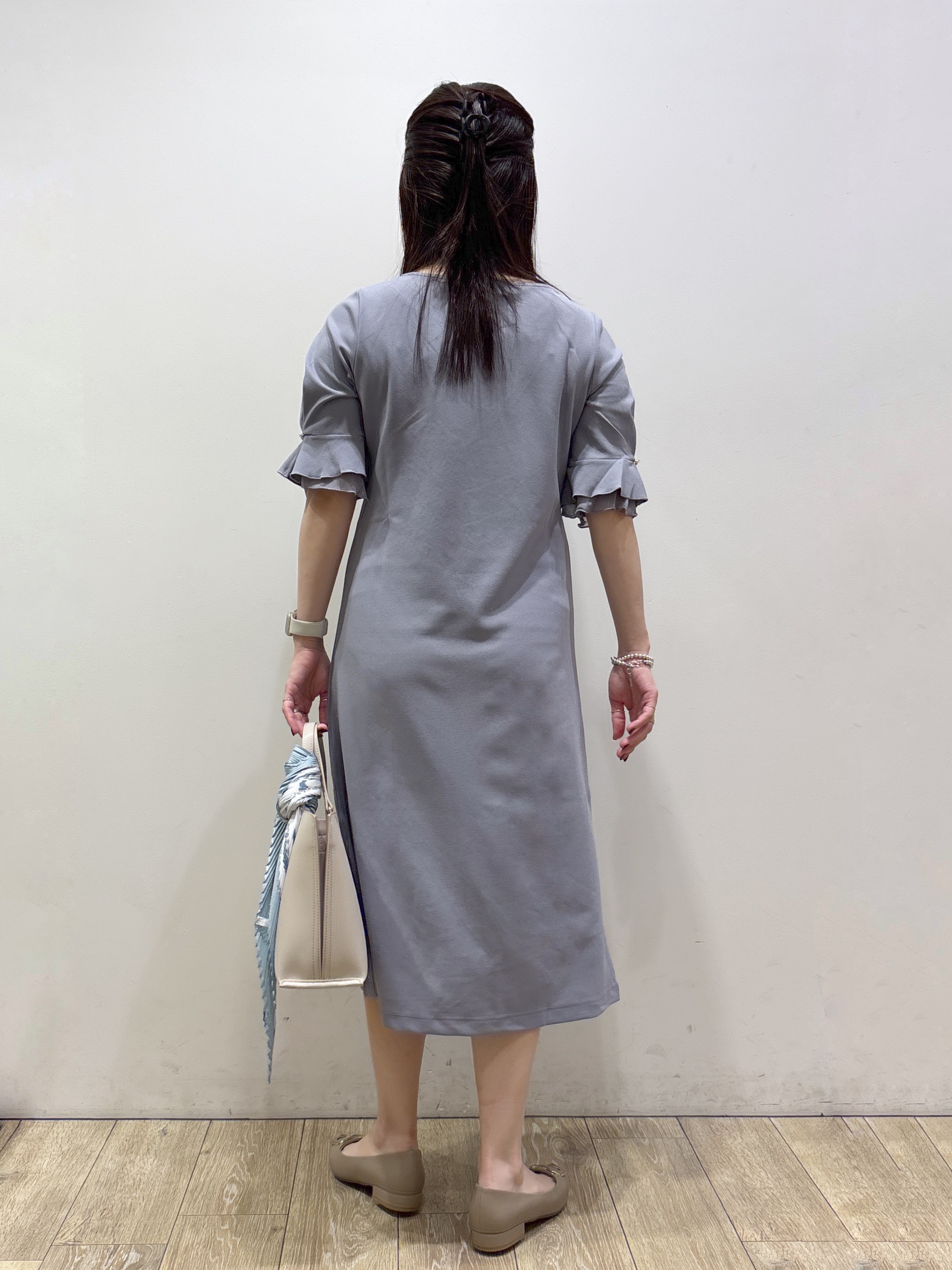 mameさんの「index｜【接触冷感／吸水速乾】ハートネックフレアスリーブワンピース《洗濯機OK／UVケア／ストレッチ》」を使ったコーディネート