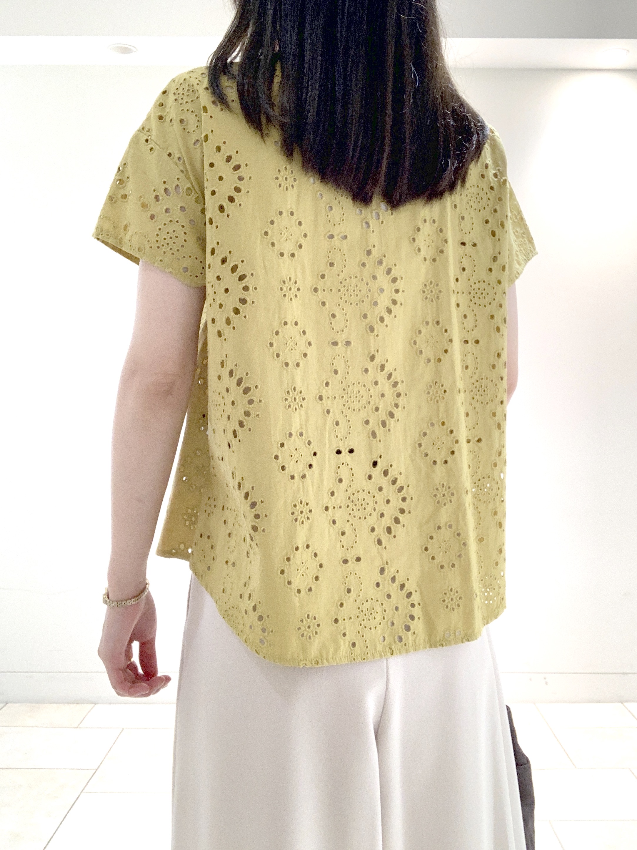 ヤマグチさんの「Reflect｜【通勤◎】カットワーク刺繍レース シャツブラウス」を使ったコーディネート