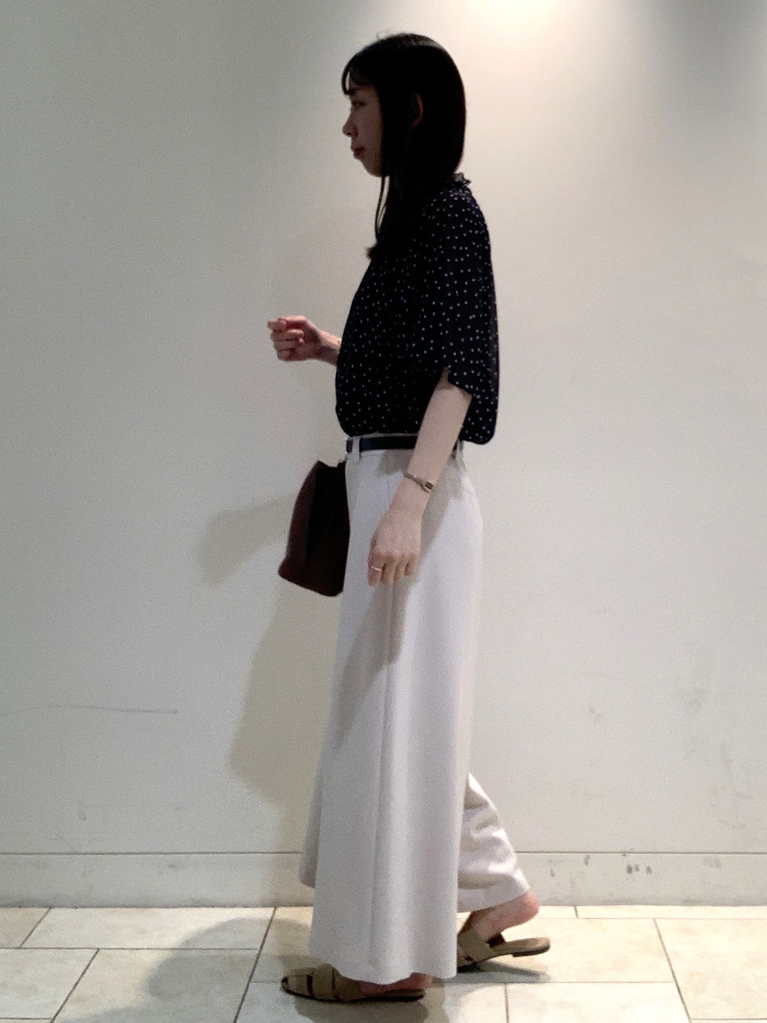 ヤマグチさんの「Reflect｜【セットアップ／手洗い可】ドット柄シアーブラウス」を使ったコーディネート