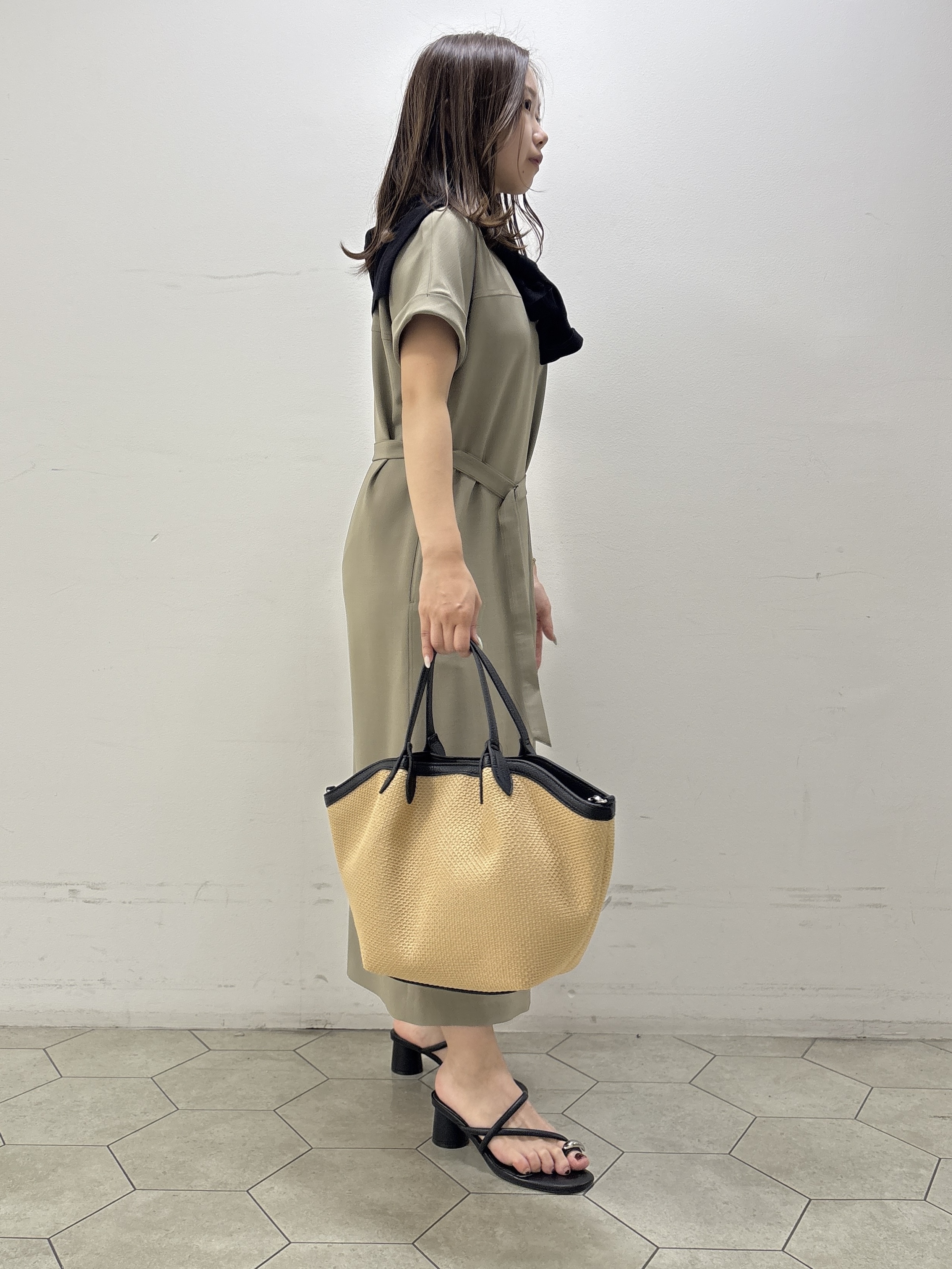 kahoさんの「INDIVI｜【華奢見え】ベルト付きナローワンピース」を使ったコーディネート