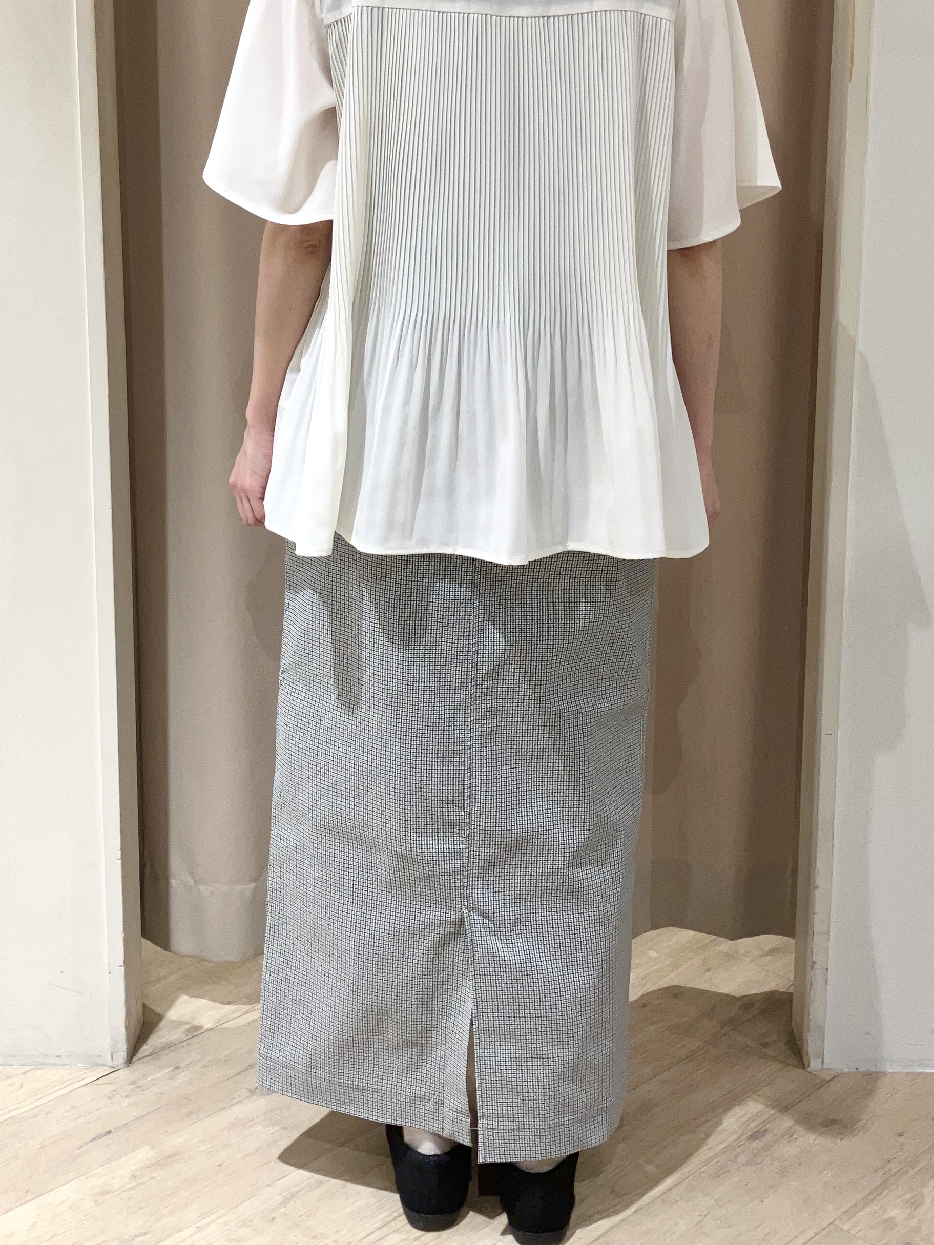 kimiさんの「grove｜【体型カバー◎】大人フェミニン消しプリーツブラウス」を使ったコーディネート