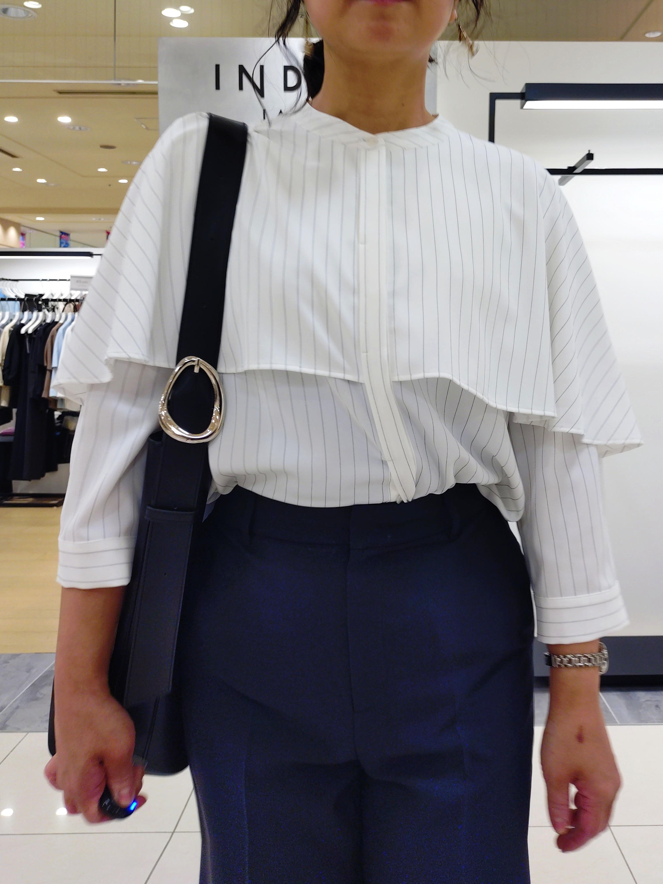 TOMOMIさんの「INDIVI｜【A4収納可能／合皮】配色デザインワンショルダーバッグ」を使ったコーディネート