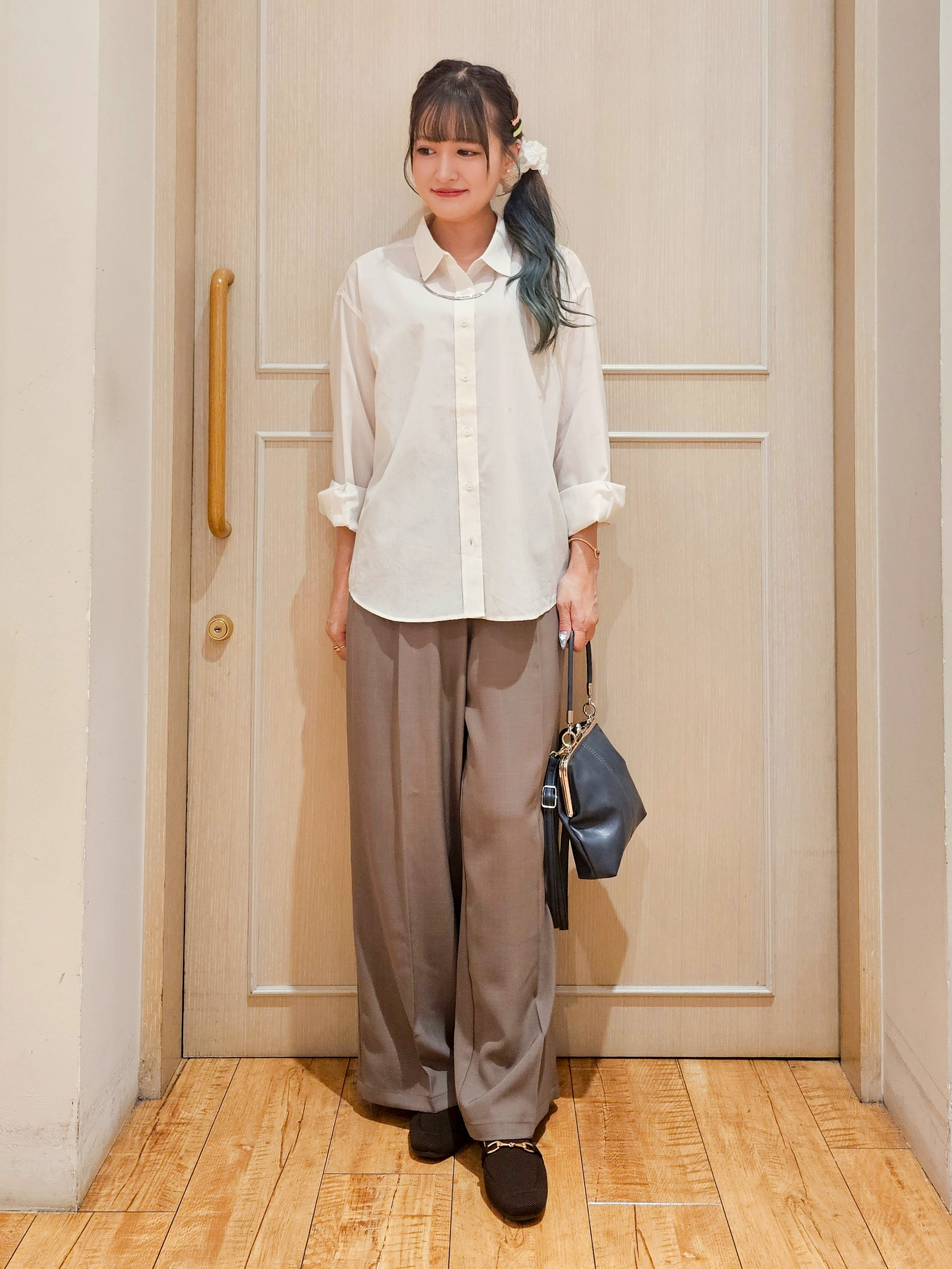 ゆゆさんの「SHOO･LA･RUE｜【通気性〇/S-LL/洗濯機可】羽織にも使いやすい きちんとベーシックシャツ」を使ったコーディネート