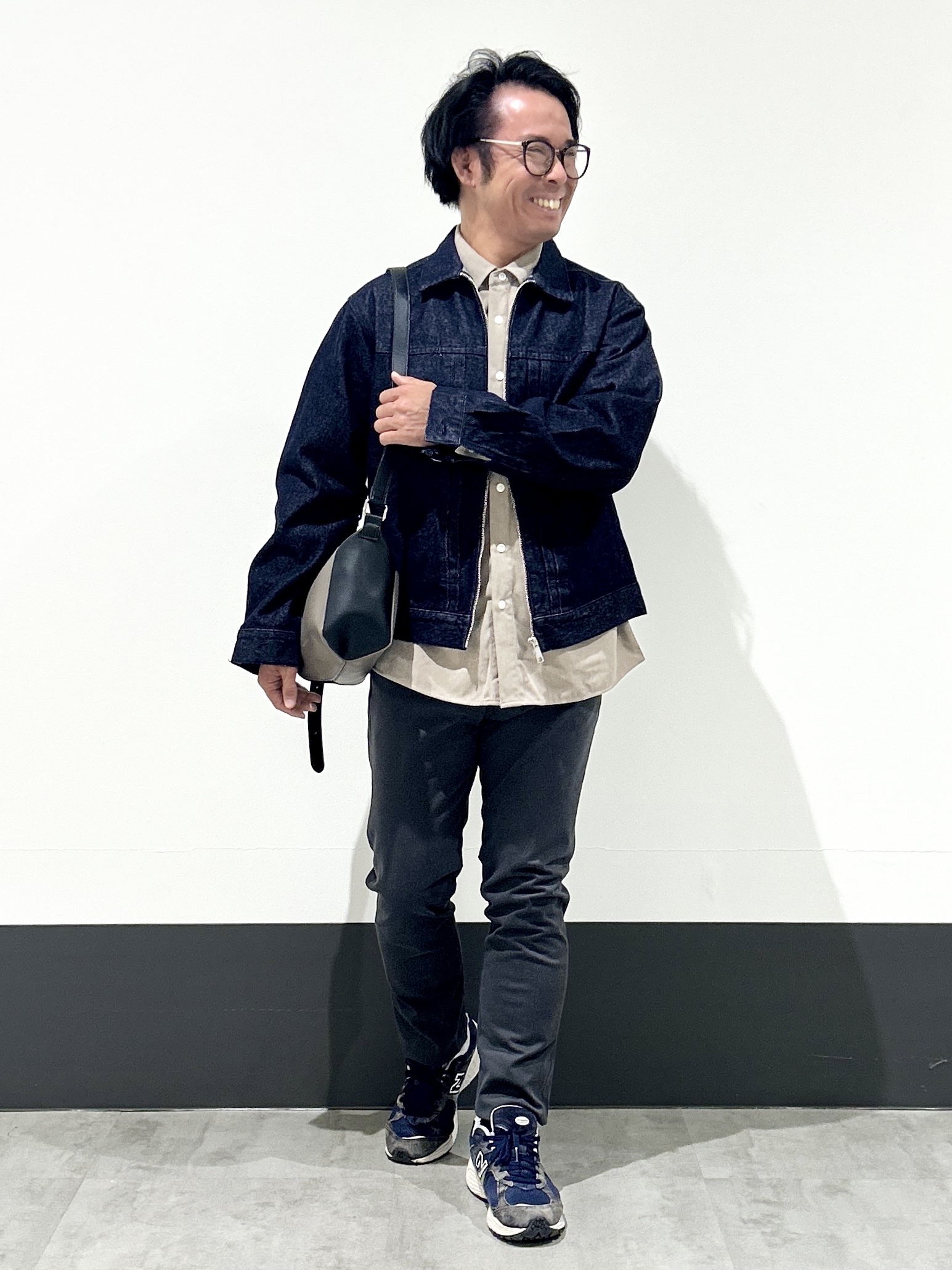 KENJI Iさんの「THE SHOP TK｜【色落ちしにくい/セットアップ可】デニムライク ジップアップジャケット」を使ったコーディネート
