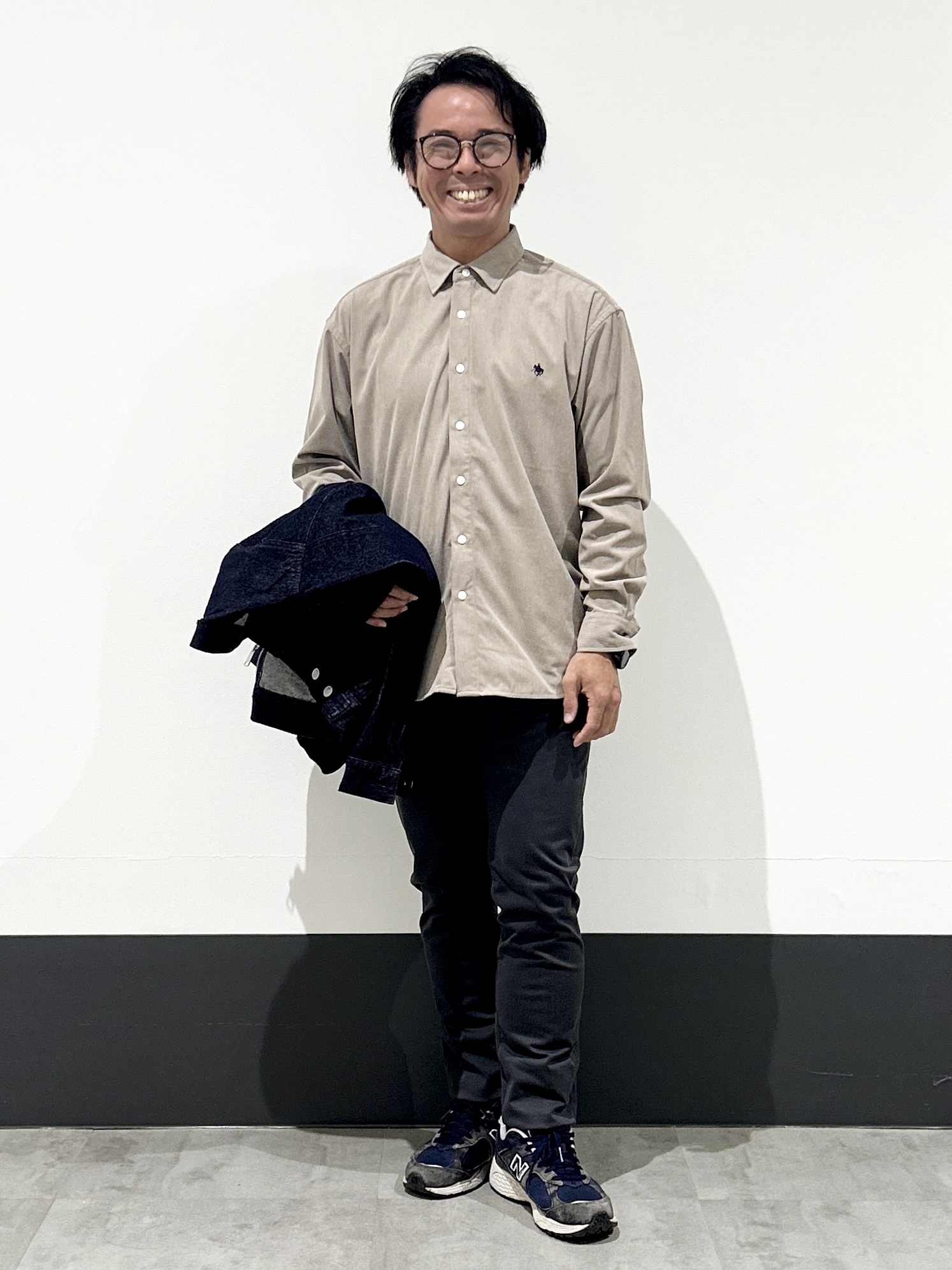 KENJI Iさんの「THE SHOP TK｜【色落ちしにくい/セットアップ可】デニムライク ジップアップジャケット」を使ったコーディネート