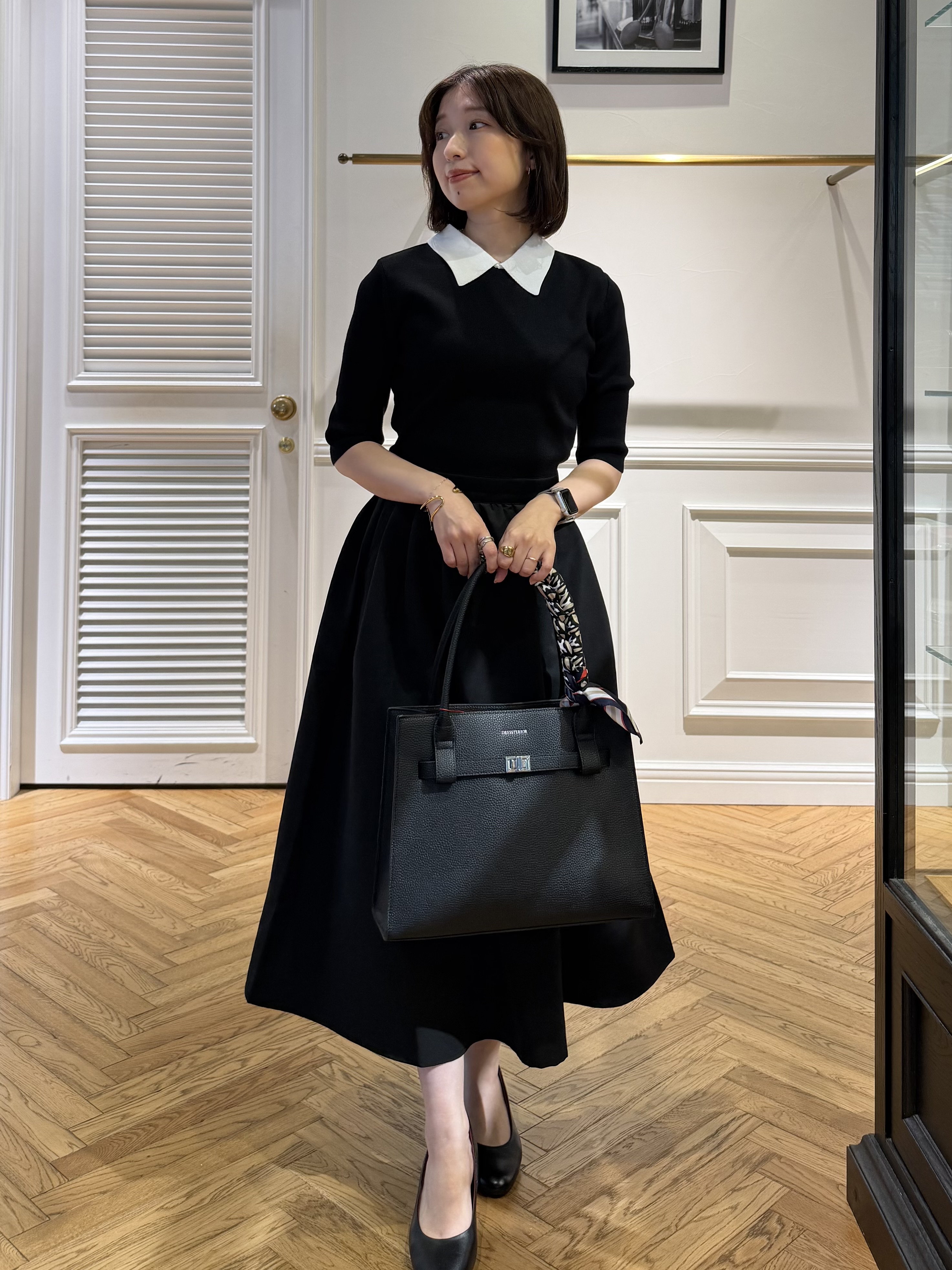 つじ まこさんの「DRESSTERIOR｜バイカラーニットコンビワンピース」を使ったコーディネート