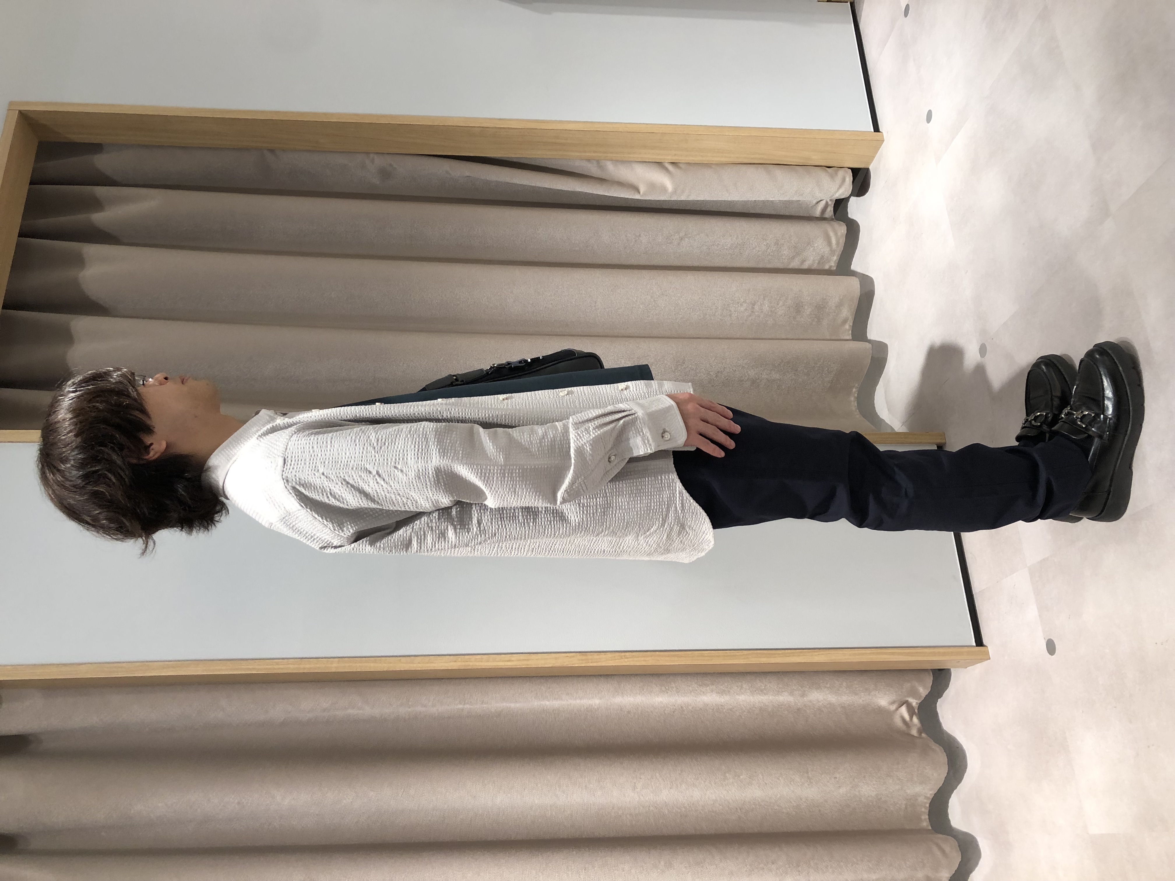 平塚郁博さんの「TAKEO KIKUCHI｜【抗菌防臭/シーズンレス】シアサッカー ジャージシャツ」を使ったコーディネート