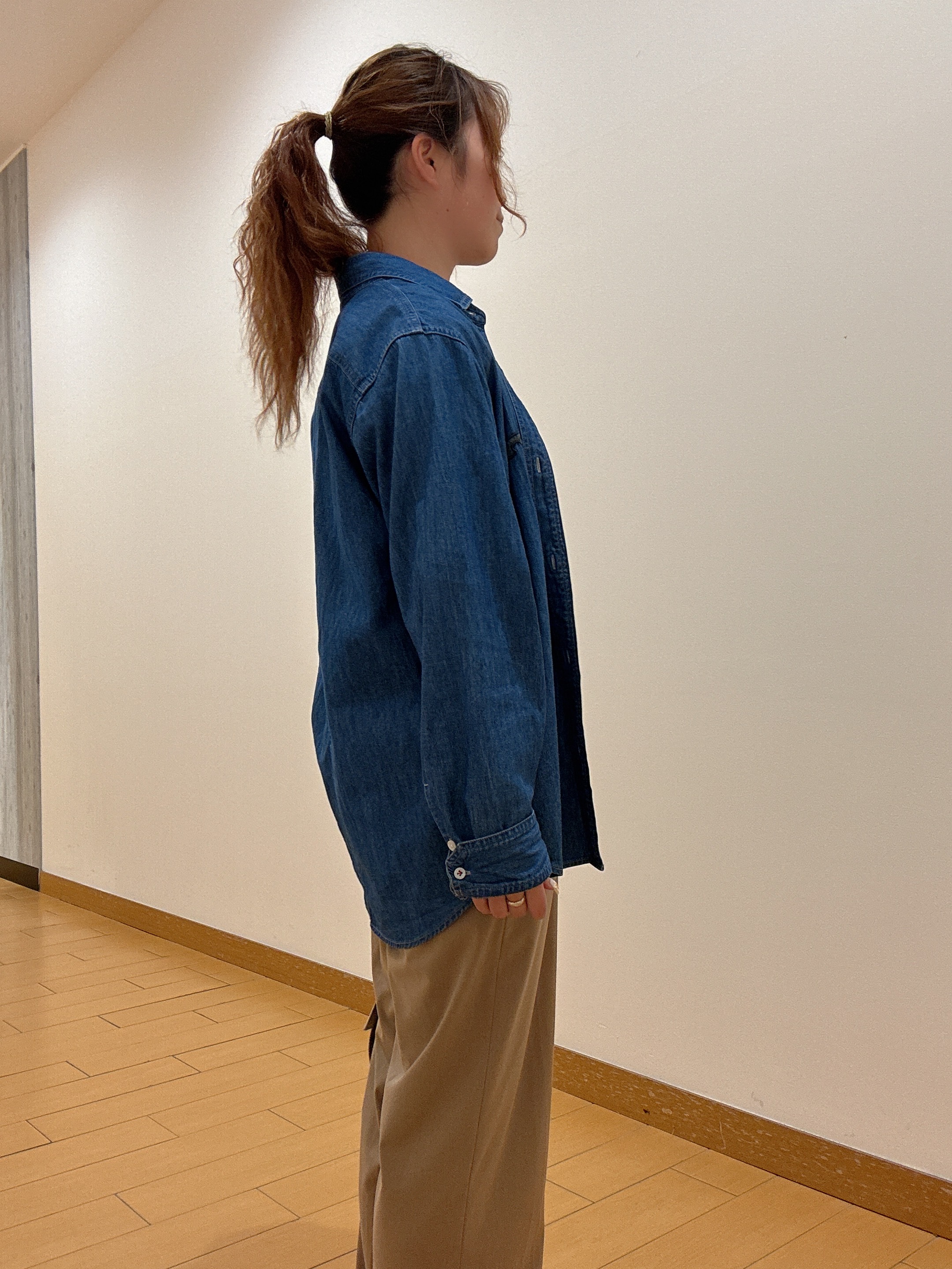 ヒナさんの「TAKEO KIKUCHI｜【汗染み軽減/接触冷感】フェイクレイヤード ワンポイント刺繍Ｔシャツ」を使ったコーディネート