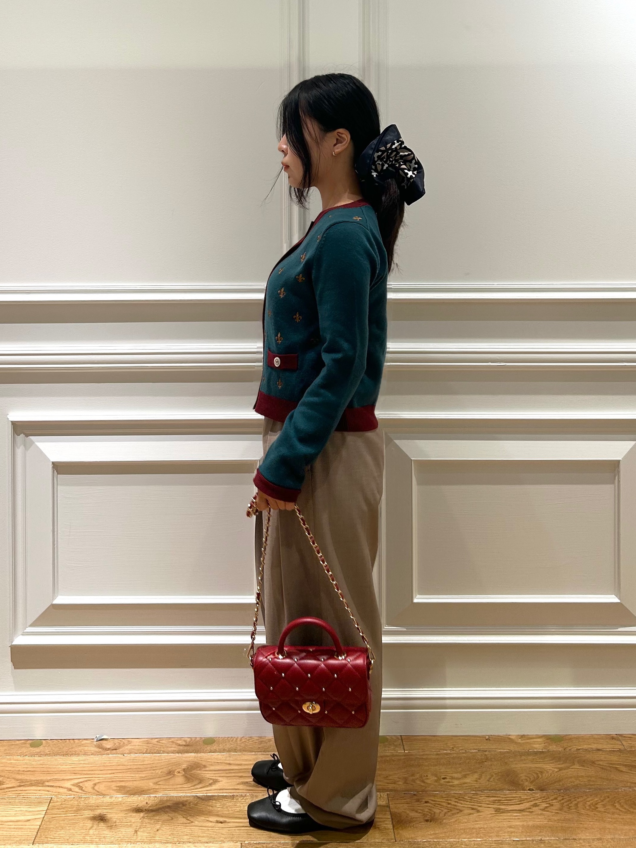 とりみさんの「DRESSTERIOR｜リリークレストカーディガン」を使ったコーディネート
