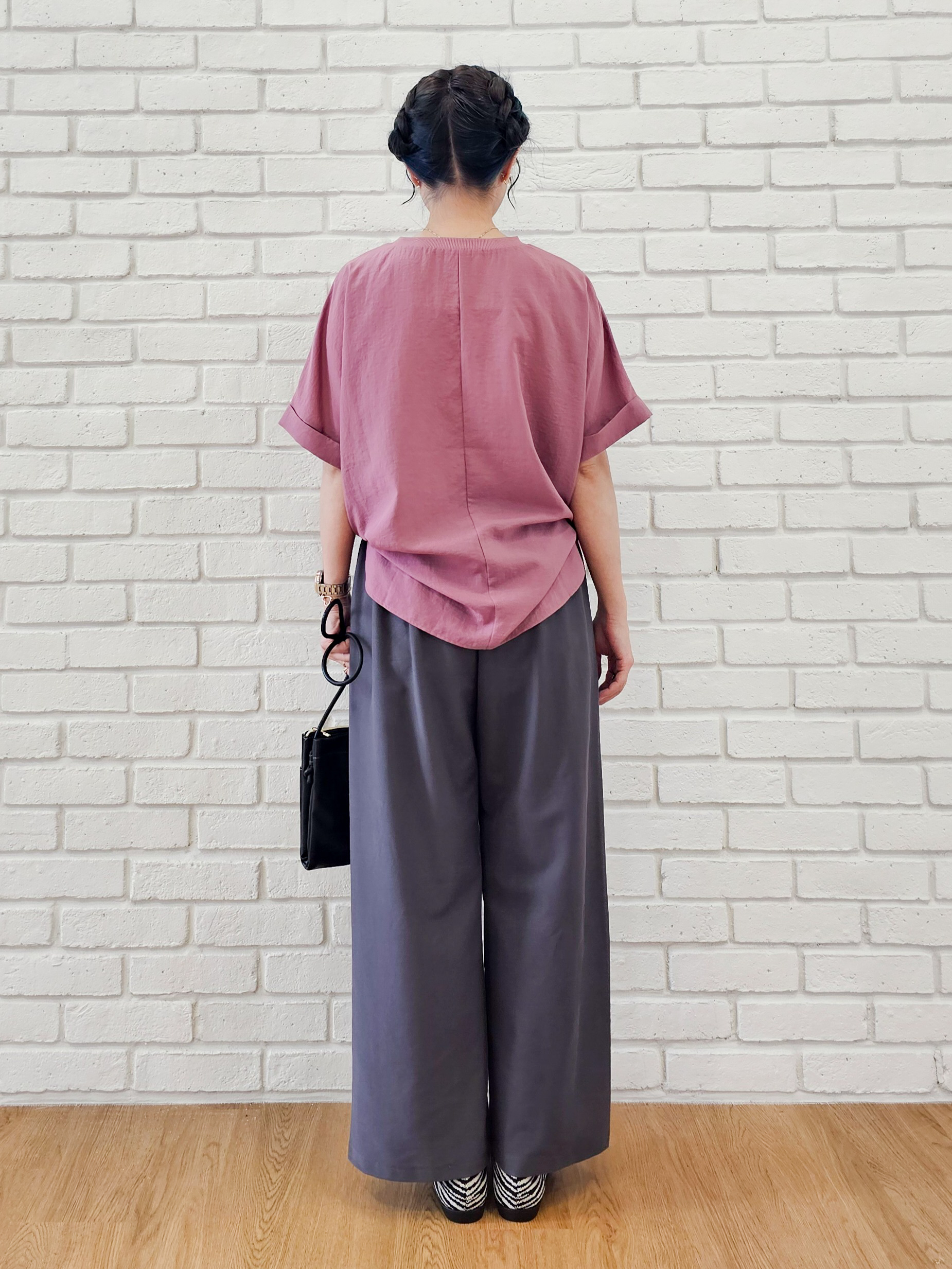 ゆゆさんの「SHOO･LA･RUE｜【着丈選べる/体型カバー】洗濯後しわになりにくい さらっと快適ドルマントップス」を使ったコーディネート