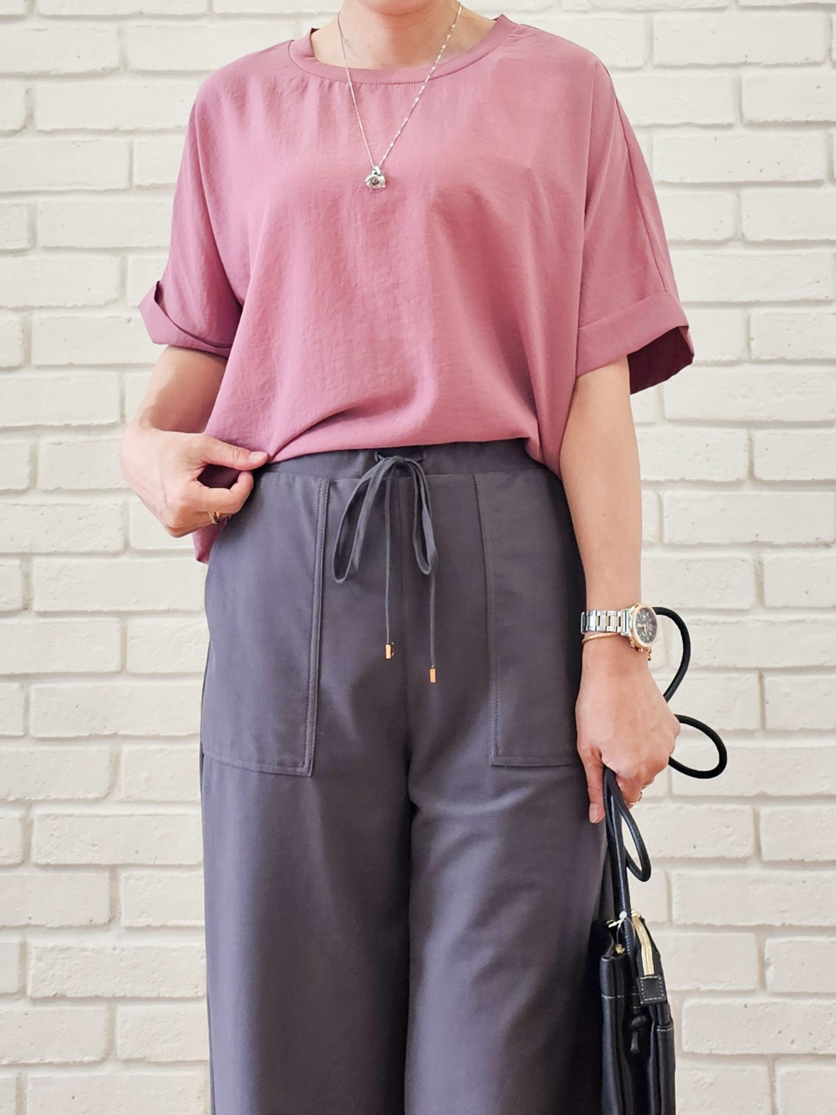 ゆゆさんの「SHOO･LA･RUE｜【着丈選べる/体型カバー】洗濯後しわになりにくい さらっと快適ドルマントップス」を使ったコーディネート