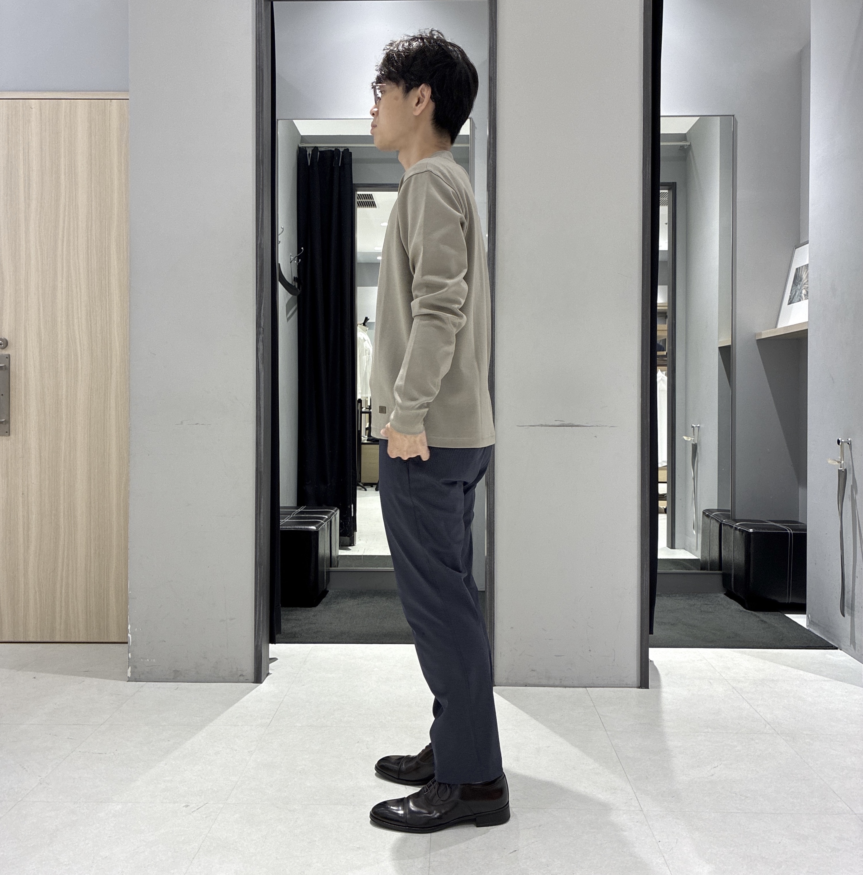 わいずみさんの「TAKEO KIKUCHI｜【360&deg;ストレッチ／軽量】None Of Stress ライト ジャケット（セットアップ対応）」を使ったコーディネート